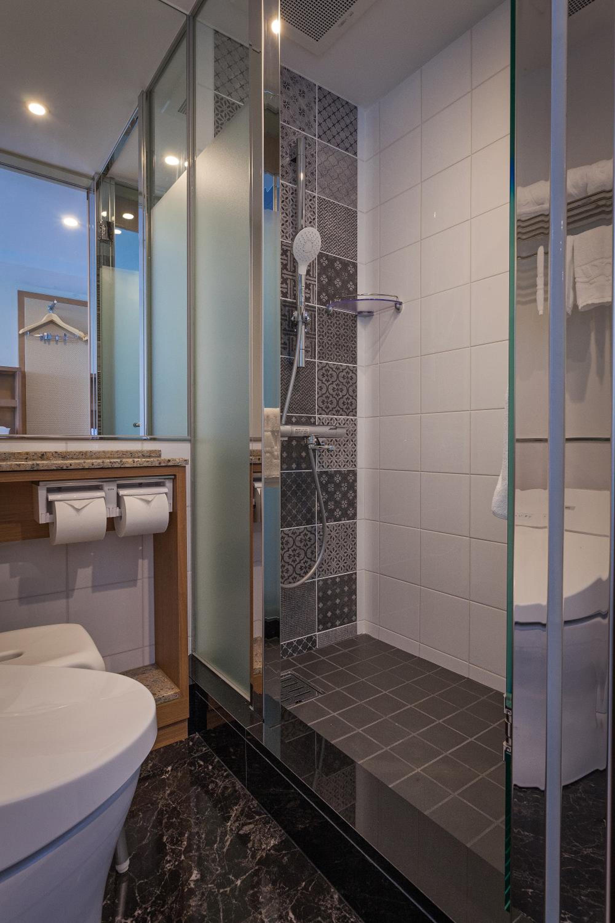 Twin Room with Sea View - Photo 2