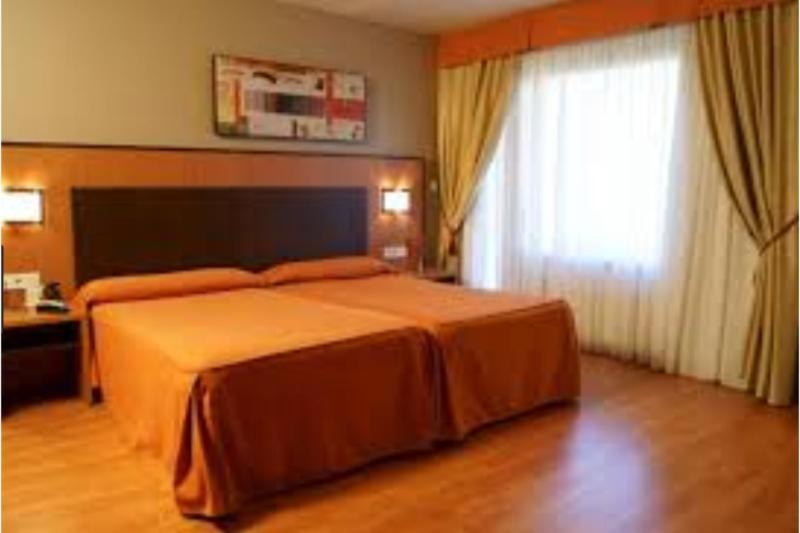 Habitación #81350613