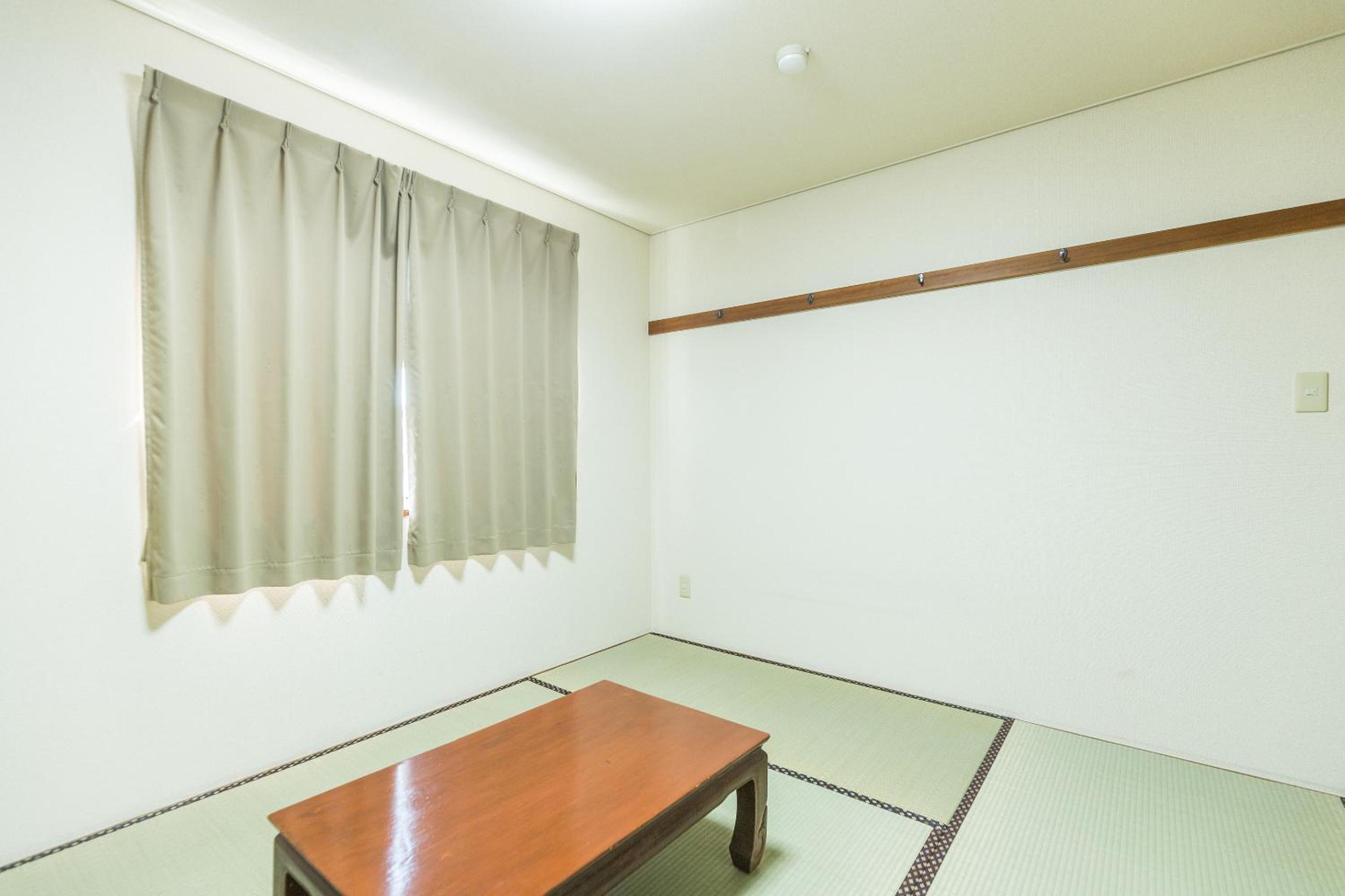 Twin Room With Shared Bathroom photo 3