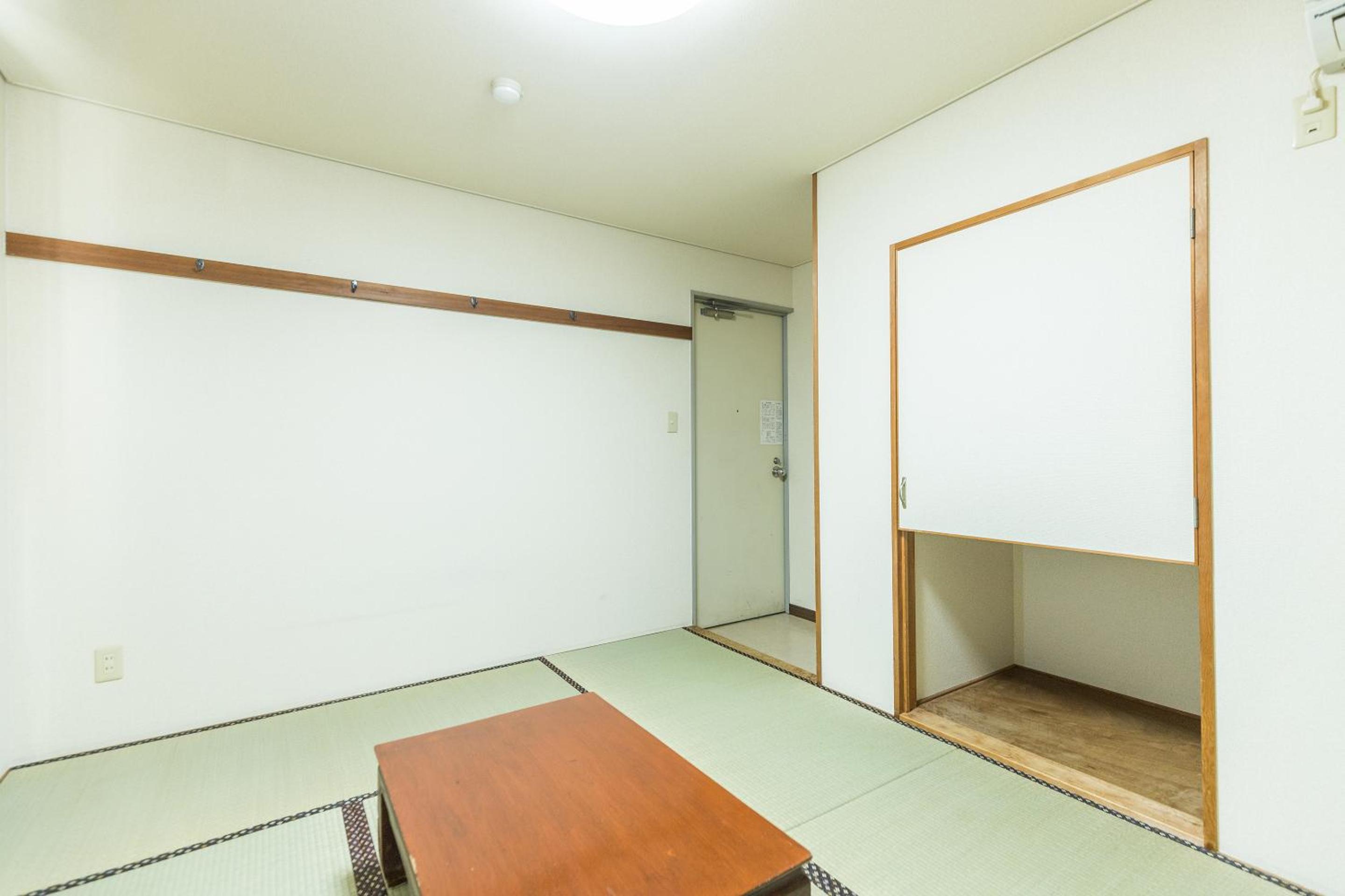 Twin Room With Shared Bathroom photo 2