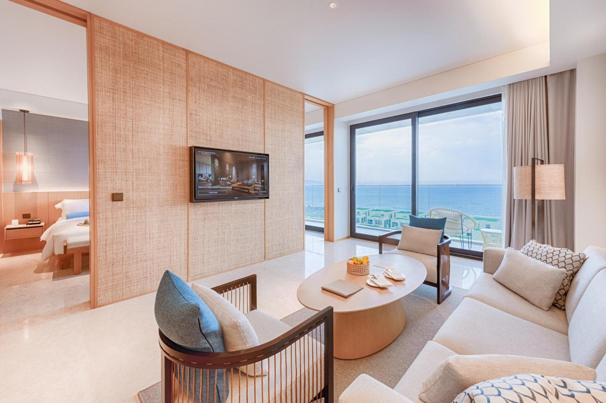 Monogram Suite Twin Ocean View with Monogram Lounge Access - Mini-bar included once per stay, Daily Guest Activities - Photo 5