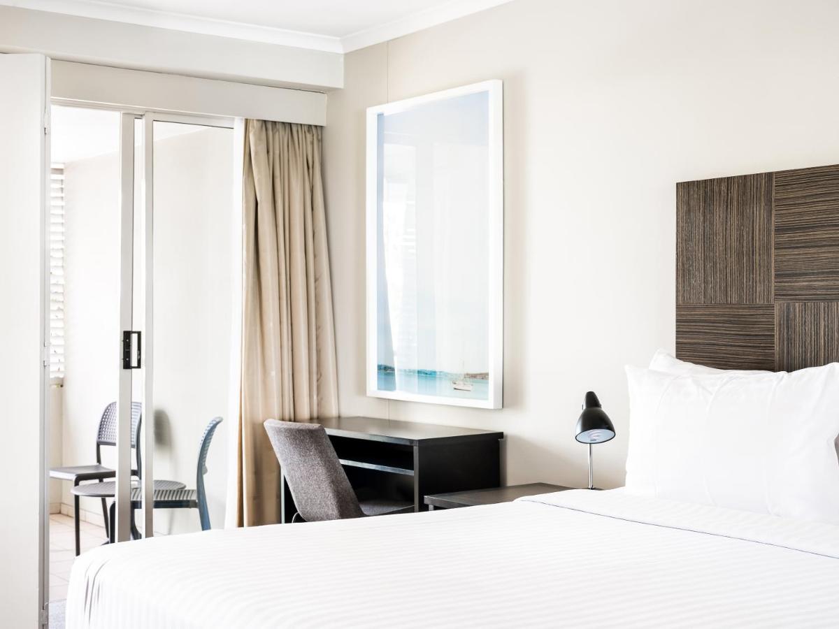 One-Bedroom Apartment with Harbour View photo 3