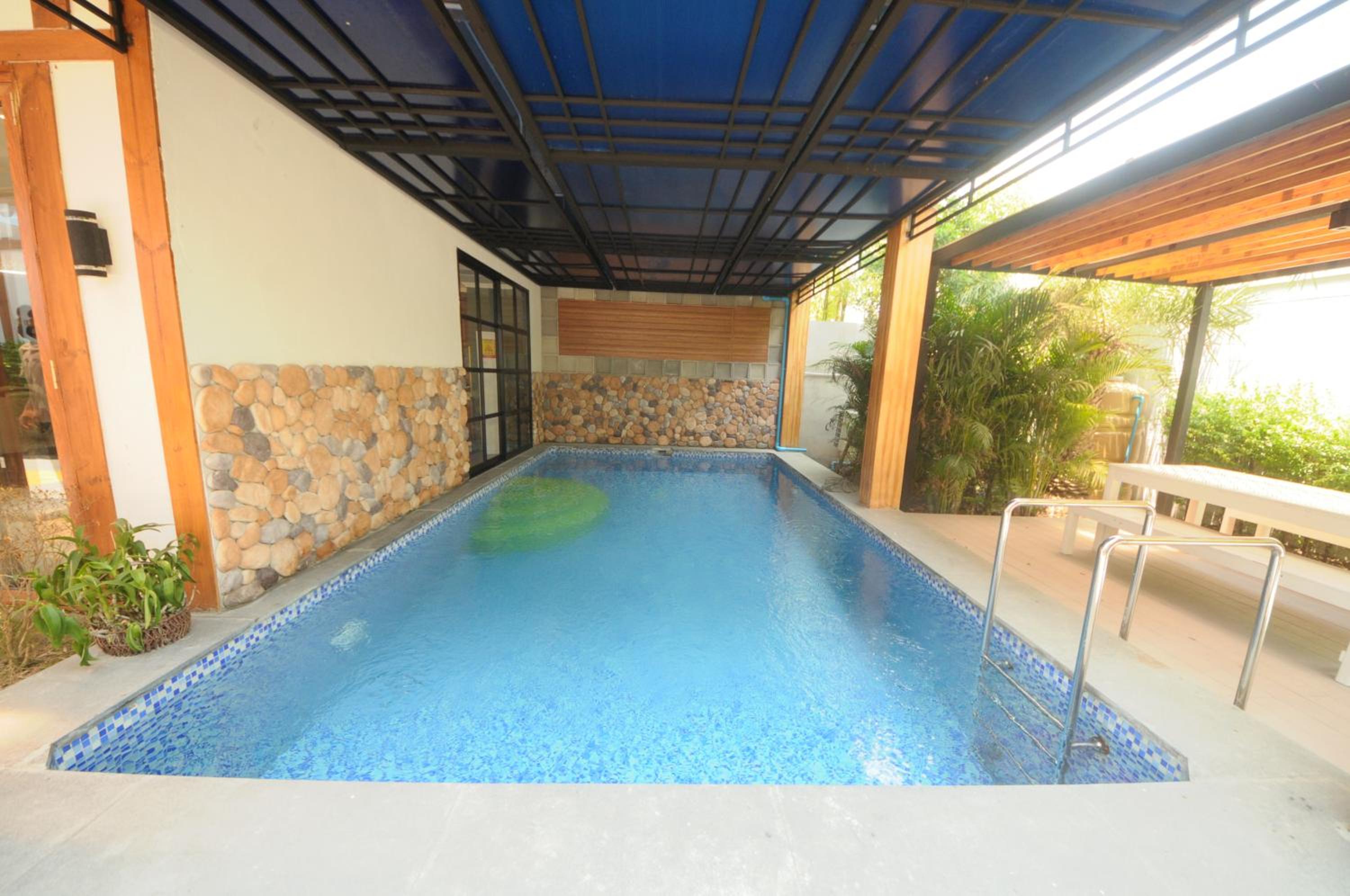 Three-Bedroom Villa - Photo 5