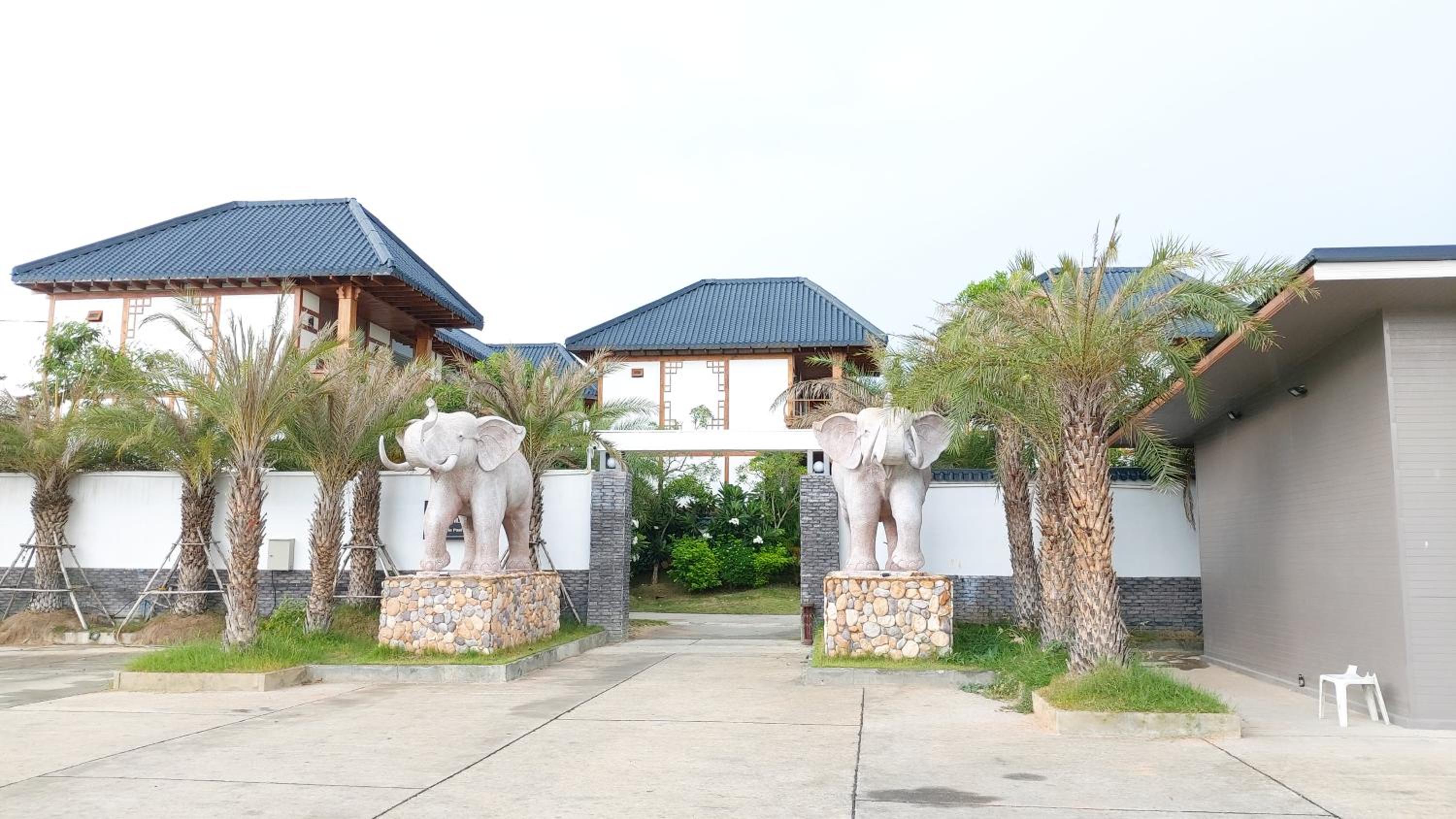 Three-Bedroom Villa - Photo 20