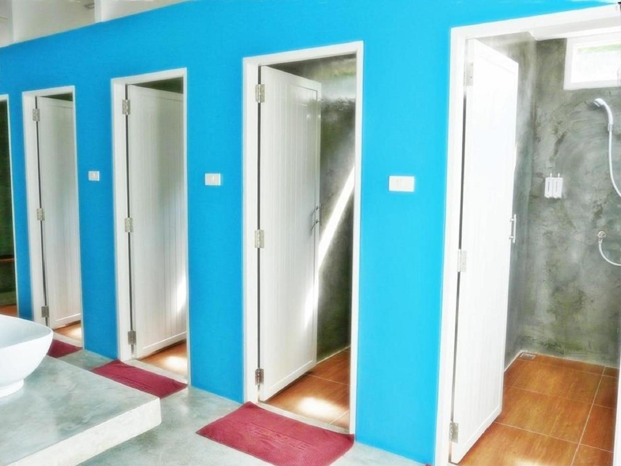 Mixed Dormitory Room photo 3