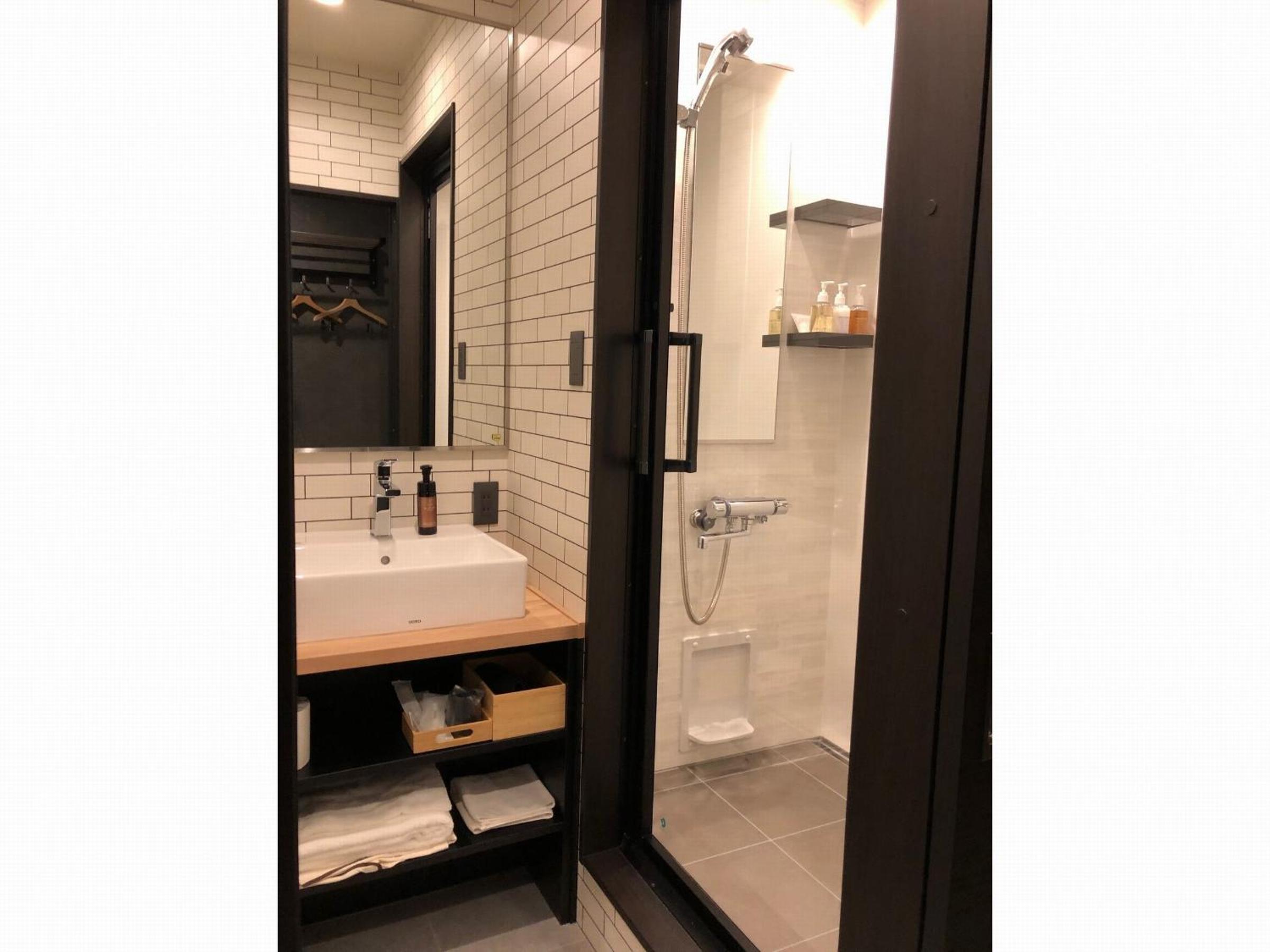 Standard Single Room with Shower photo 3