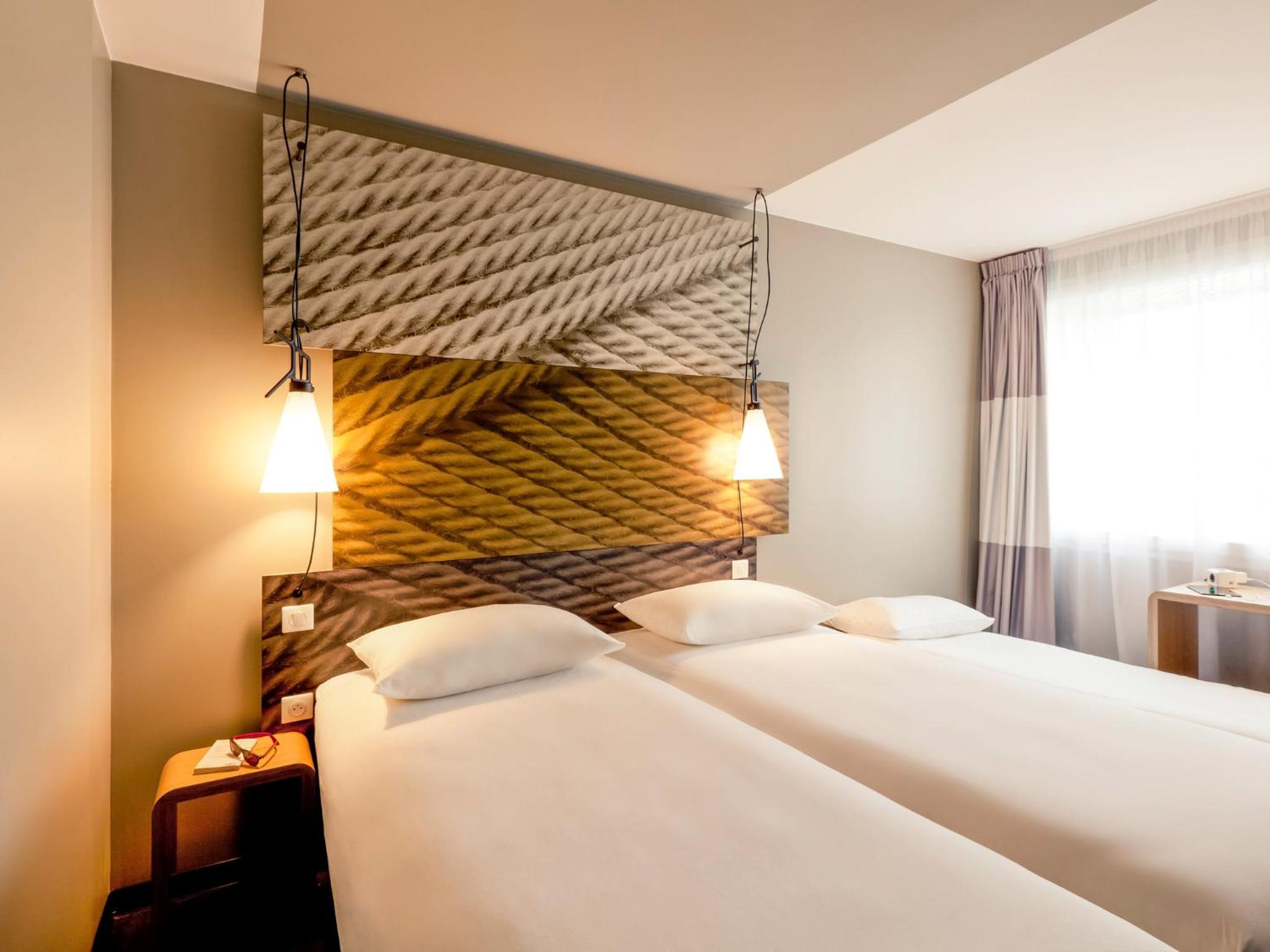 Standard Twin Room - Photo 6