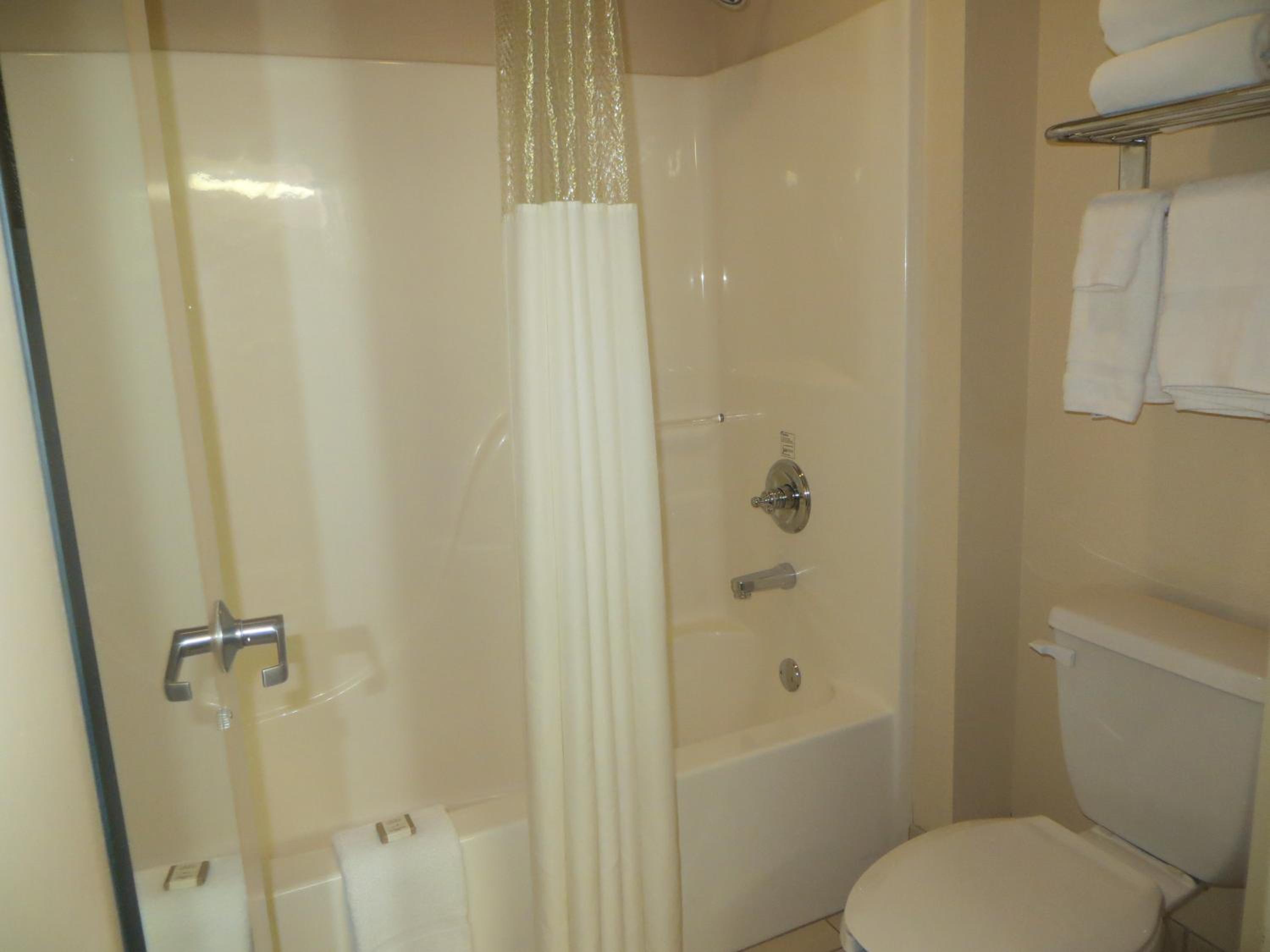 Deluxe King Room with Water View - Non-Smoking - Photo 6