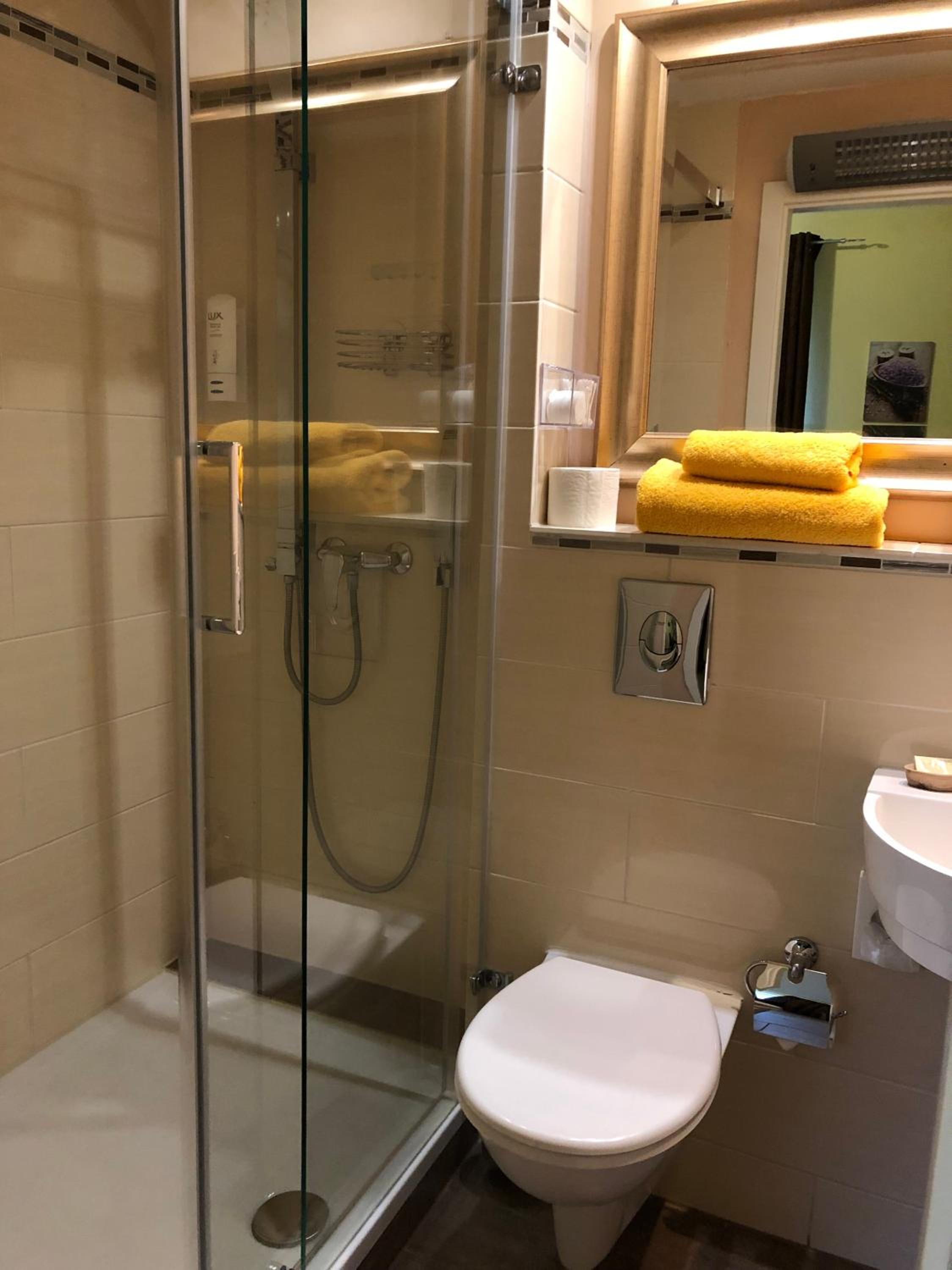 Standard Double Room Without Balcony photo 3