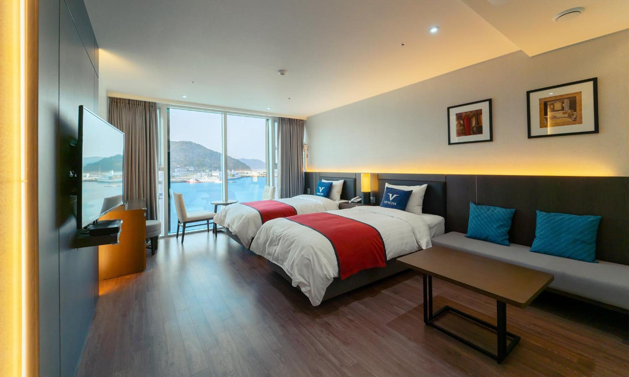 Superior Twin Room