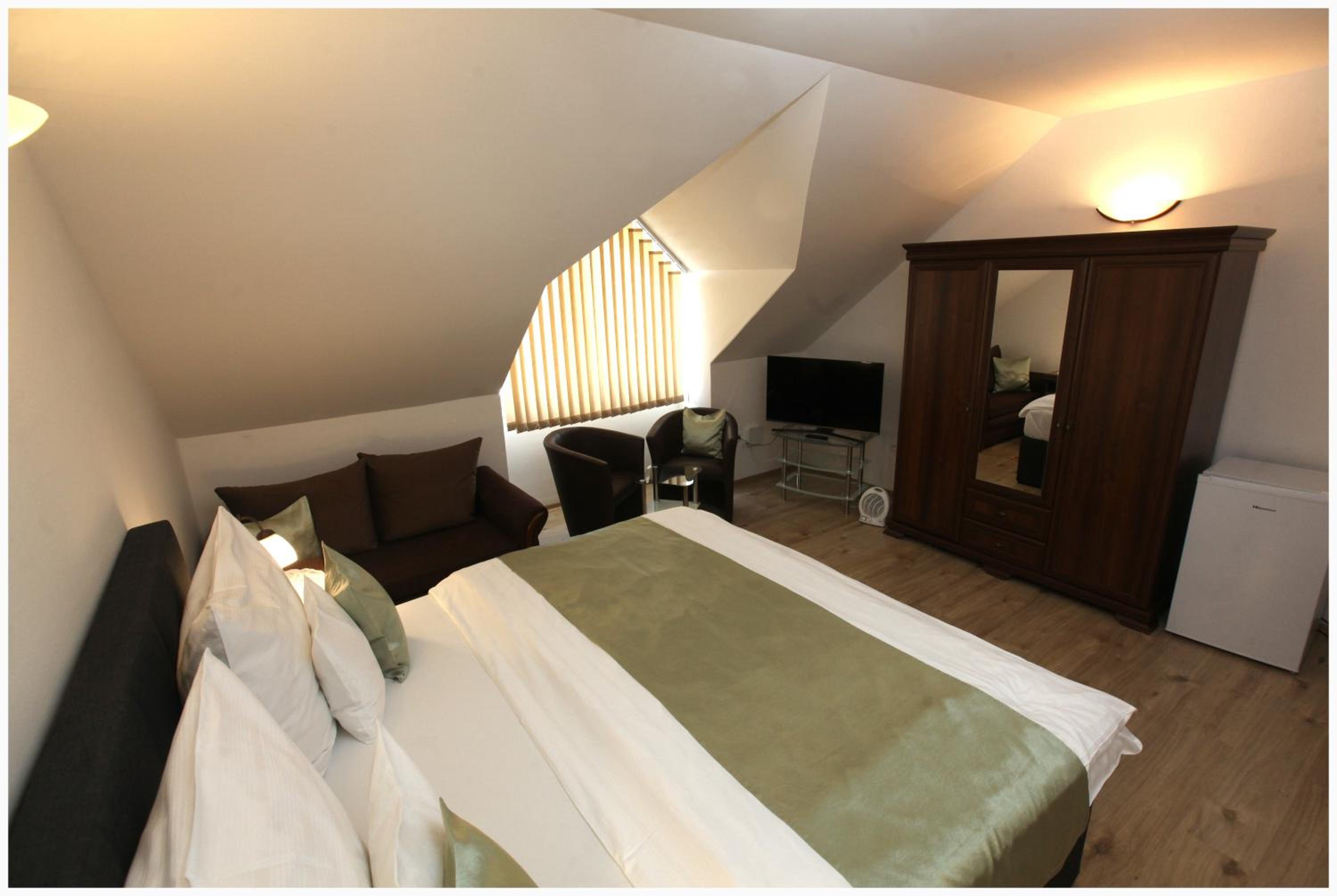 Double Room with Extra Bed photo 3