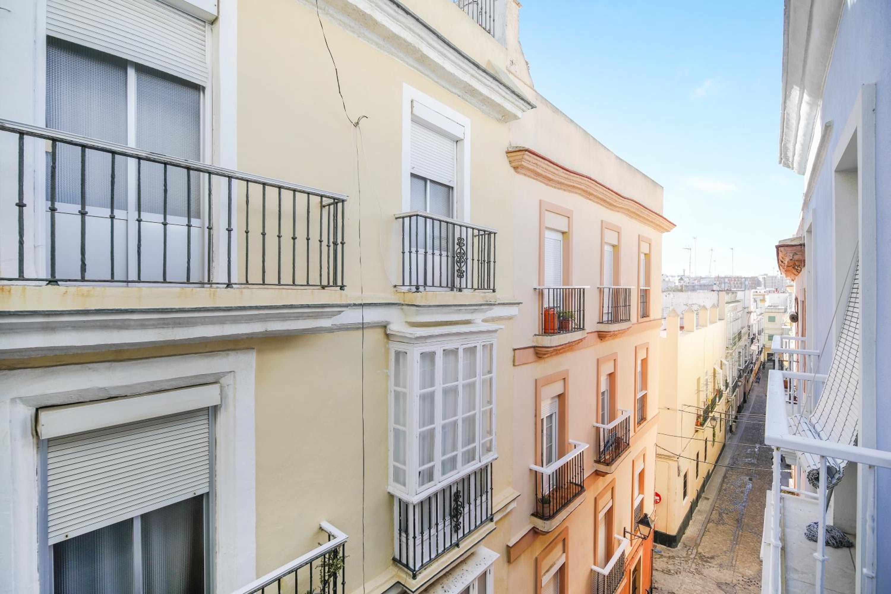 Superior One-Bedroom Apartment with Balcony - Photo 4