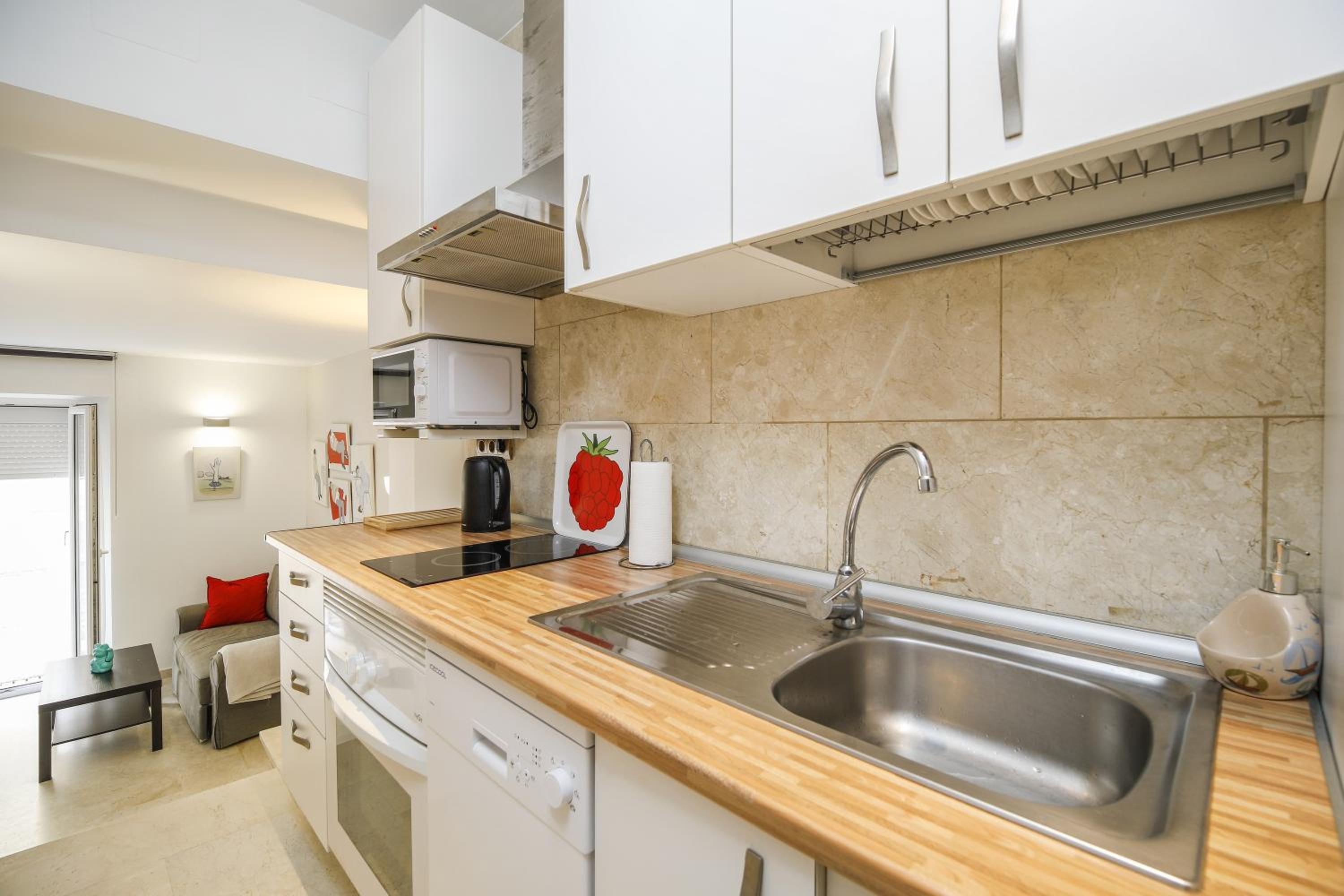 Superior One-Bedroom Apartment with Balcony - Photo 6
