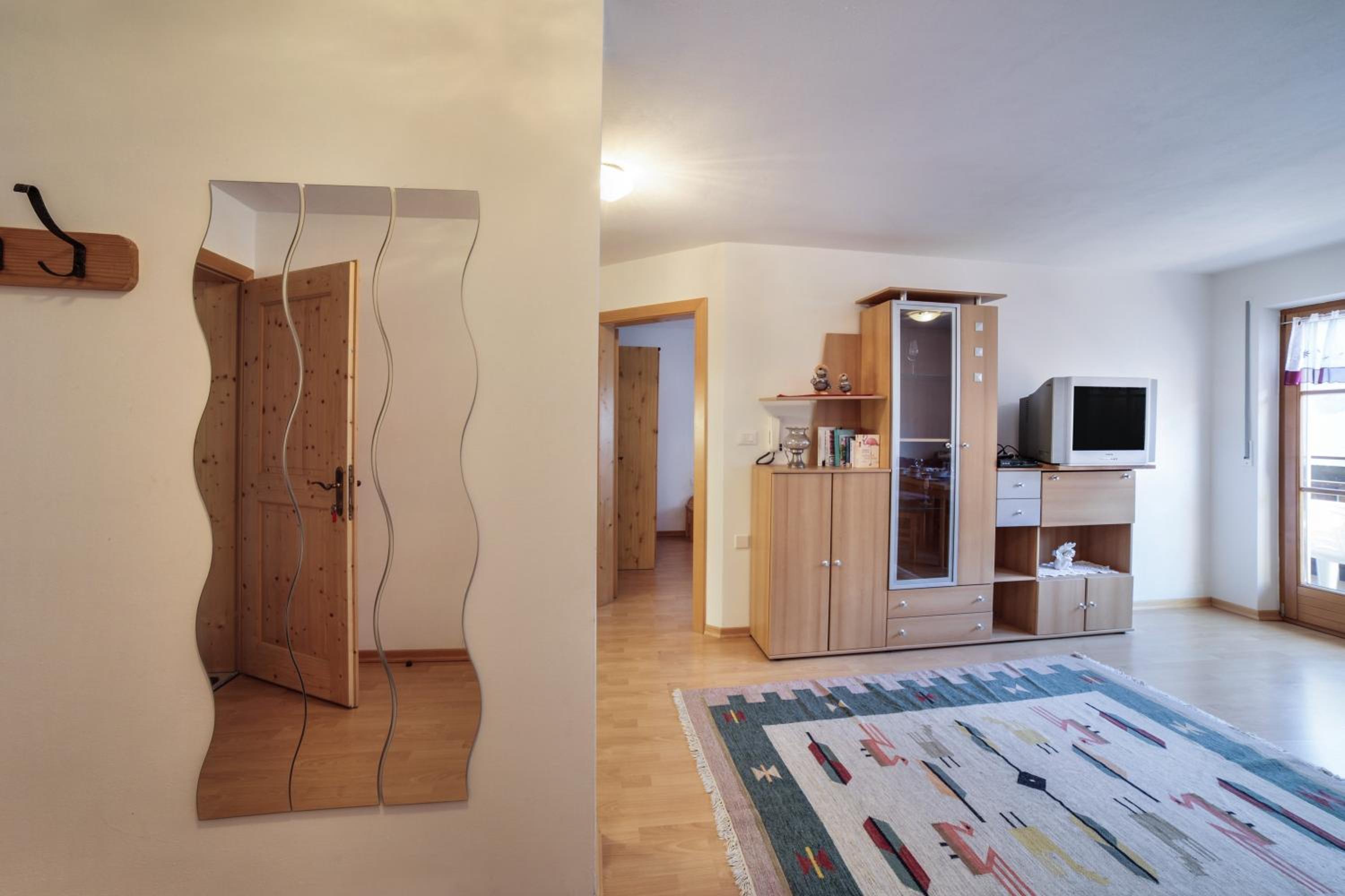 Superior One-Bedroom Apartment with Balcony - Photo 7