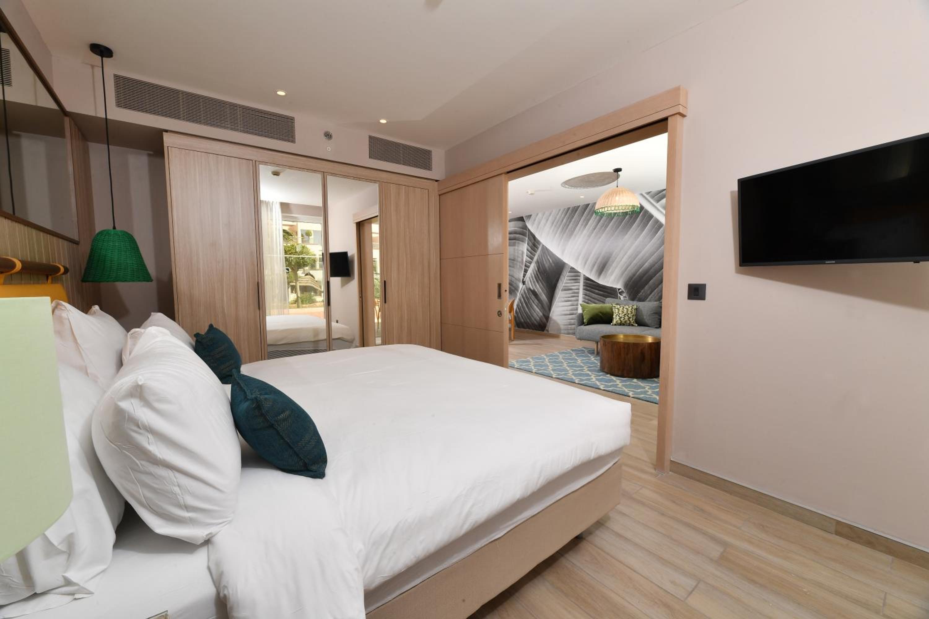 Large Suite