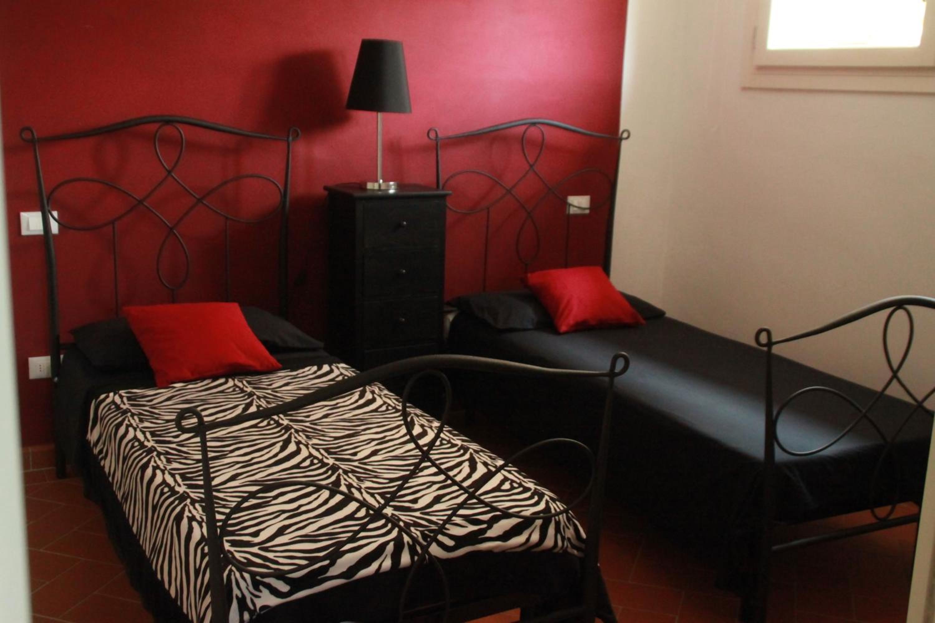 Two-Bedroom Apartment - Split Level photo 2