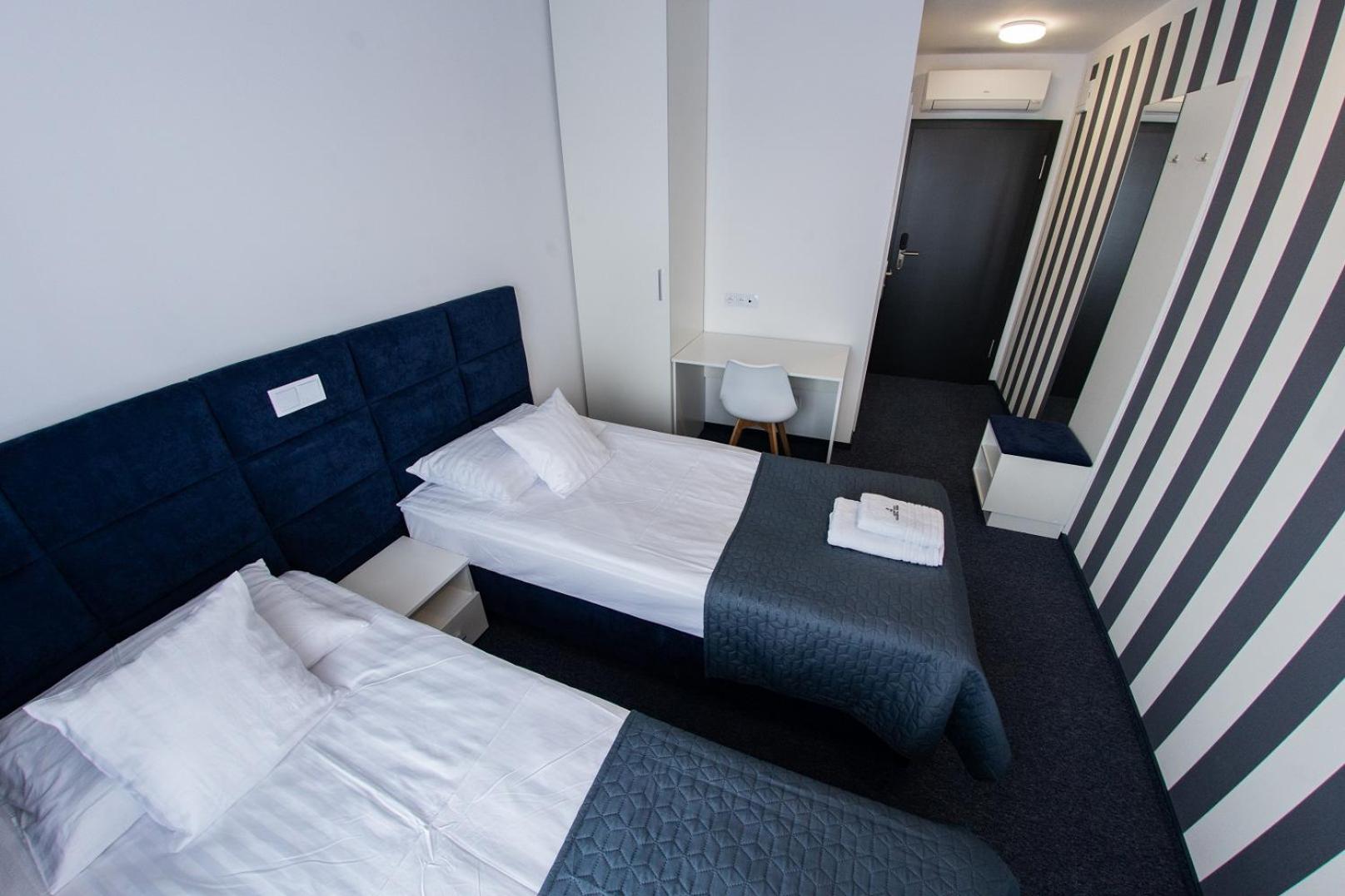 Double Room - Photo 3