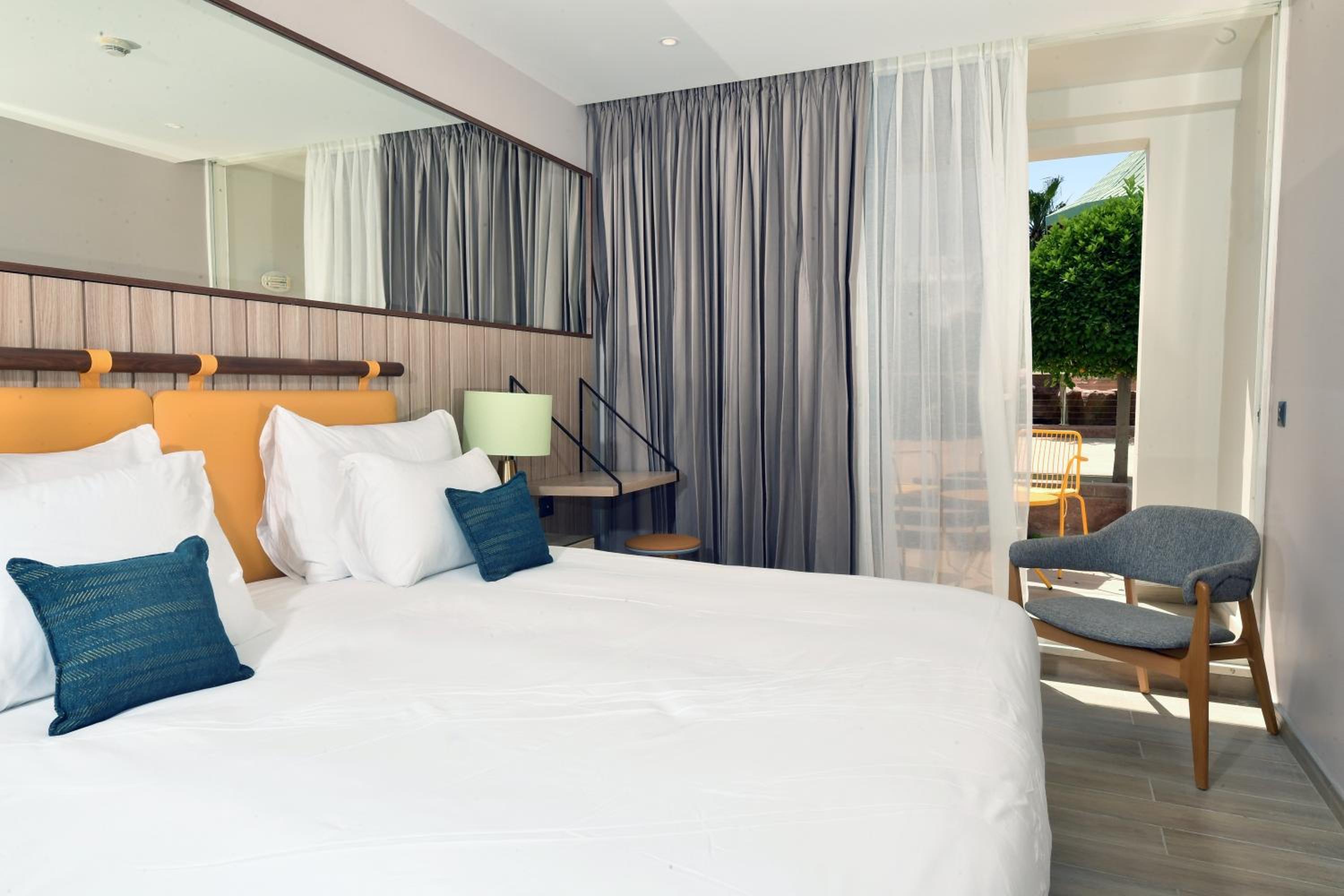 Corner Family Suite