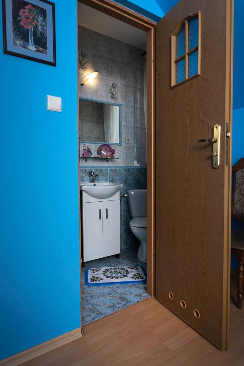 Triple Room with Private Bathroom - Photo 2