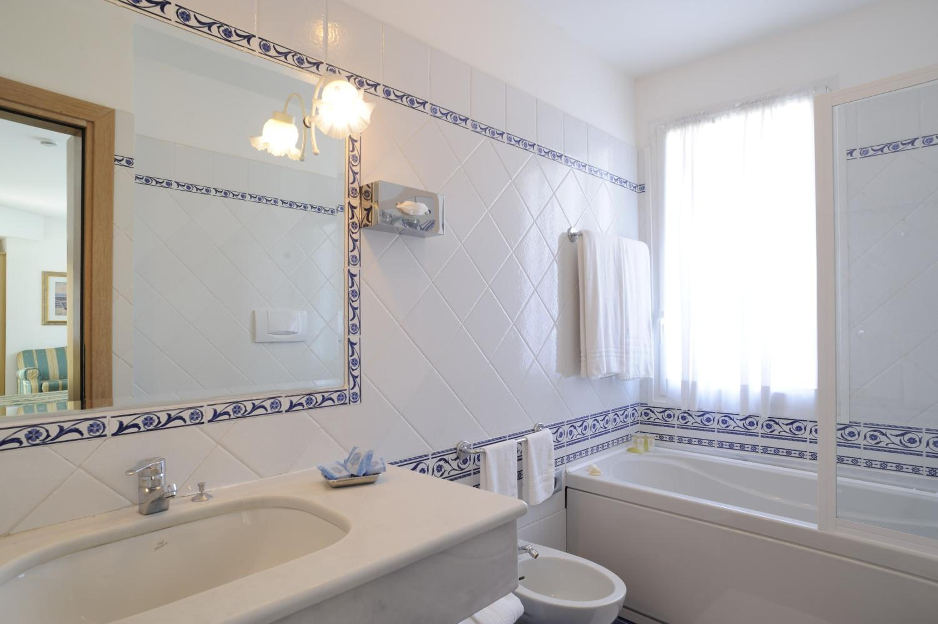 Suite Panoramic  with Terrace - Photo 4