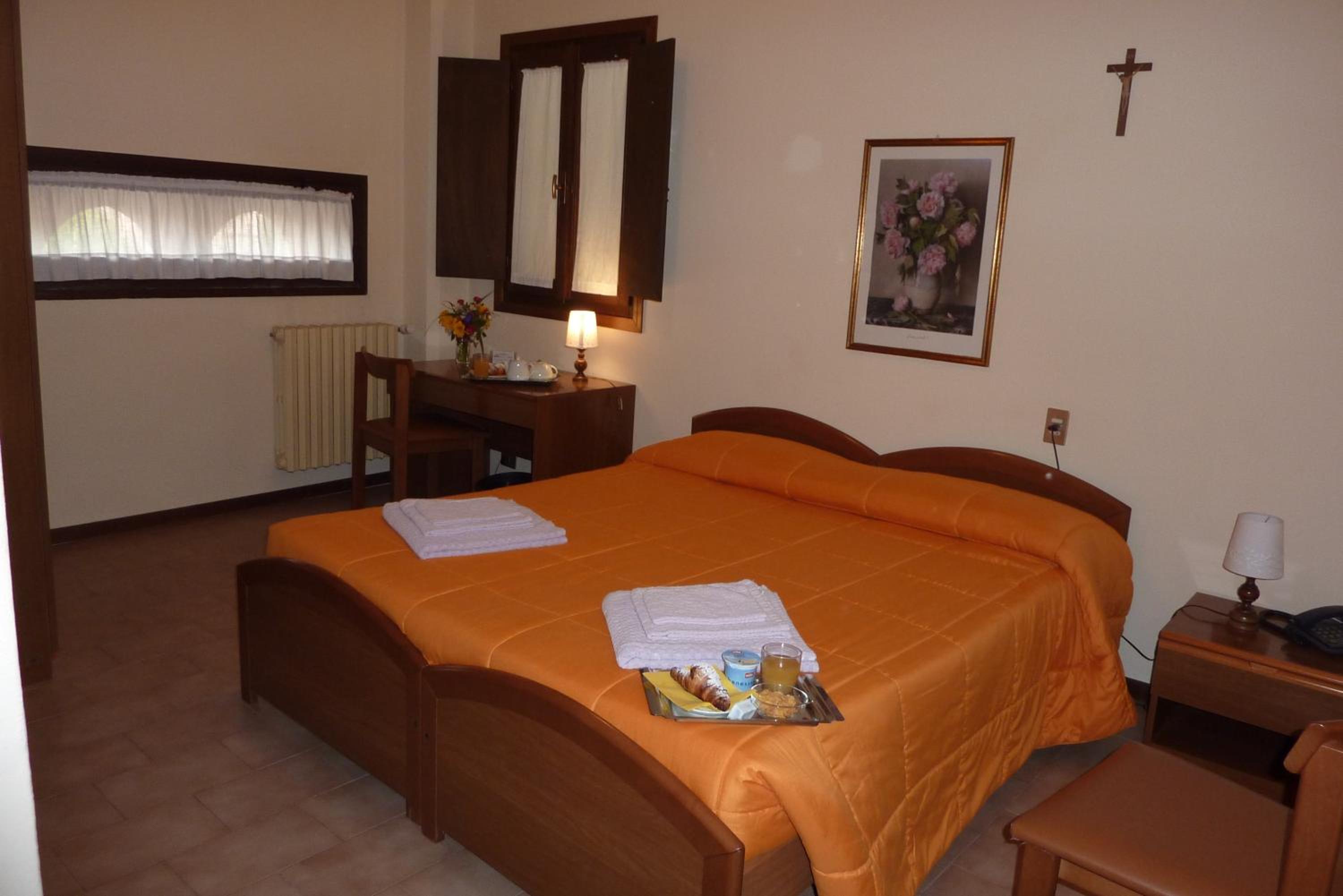 Double Room - Photo 9