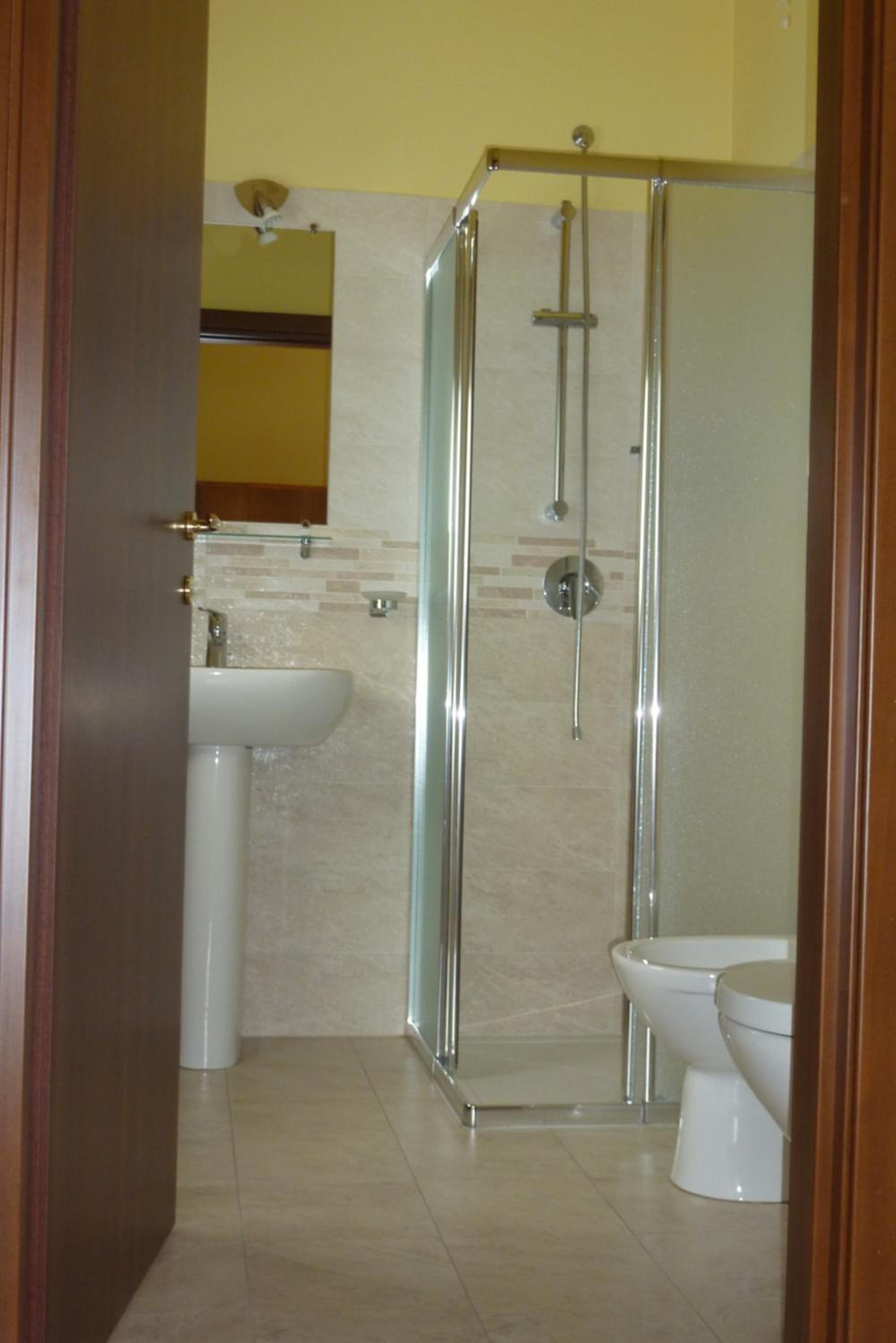 Twin Room - Photo 2