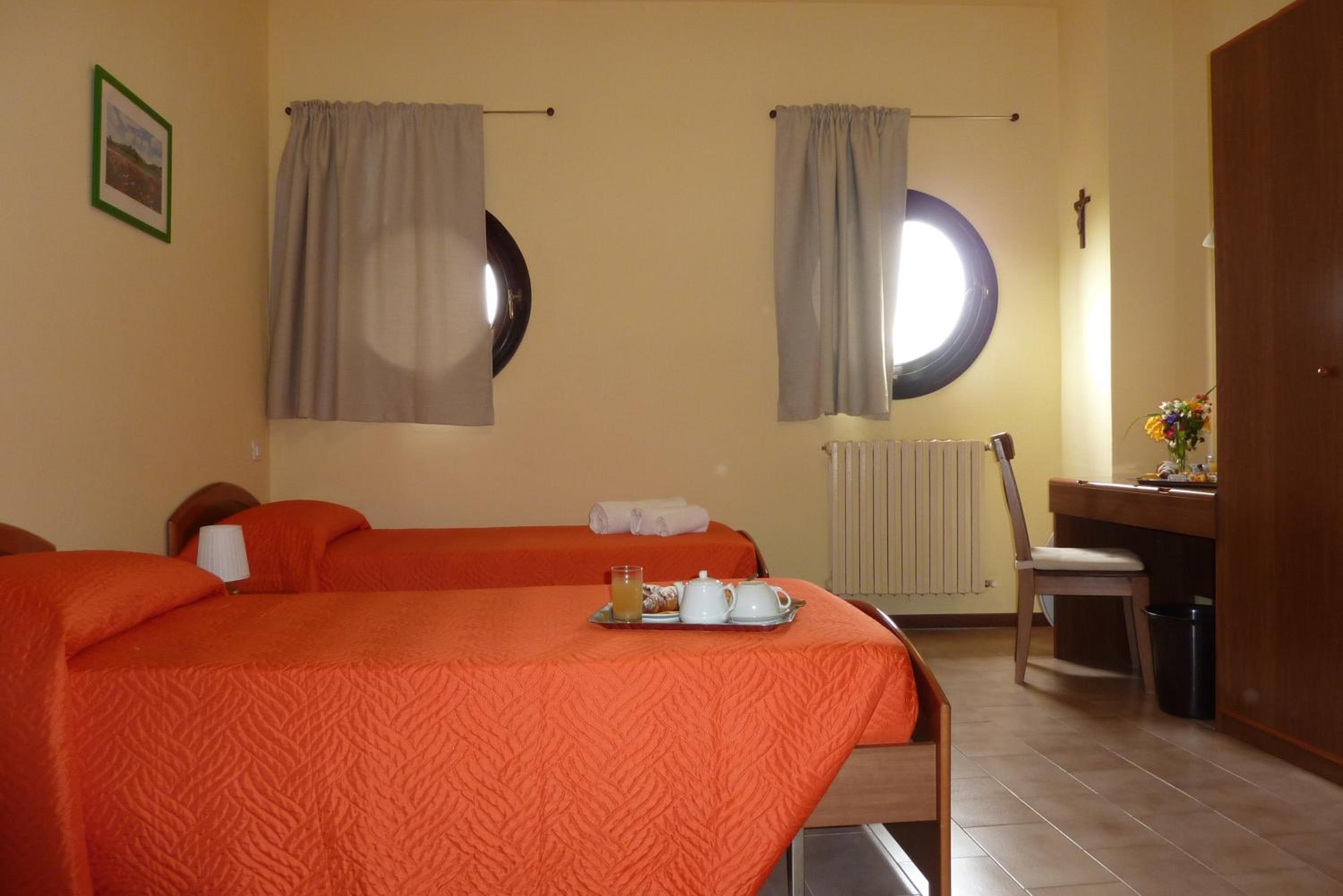 Triple Room - Photo 16