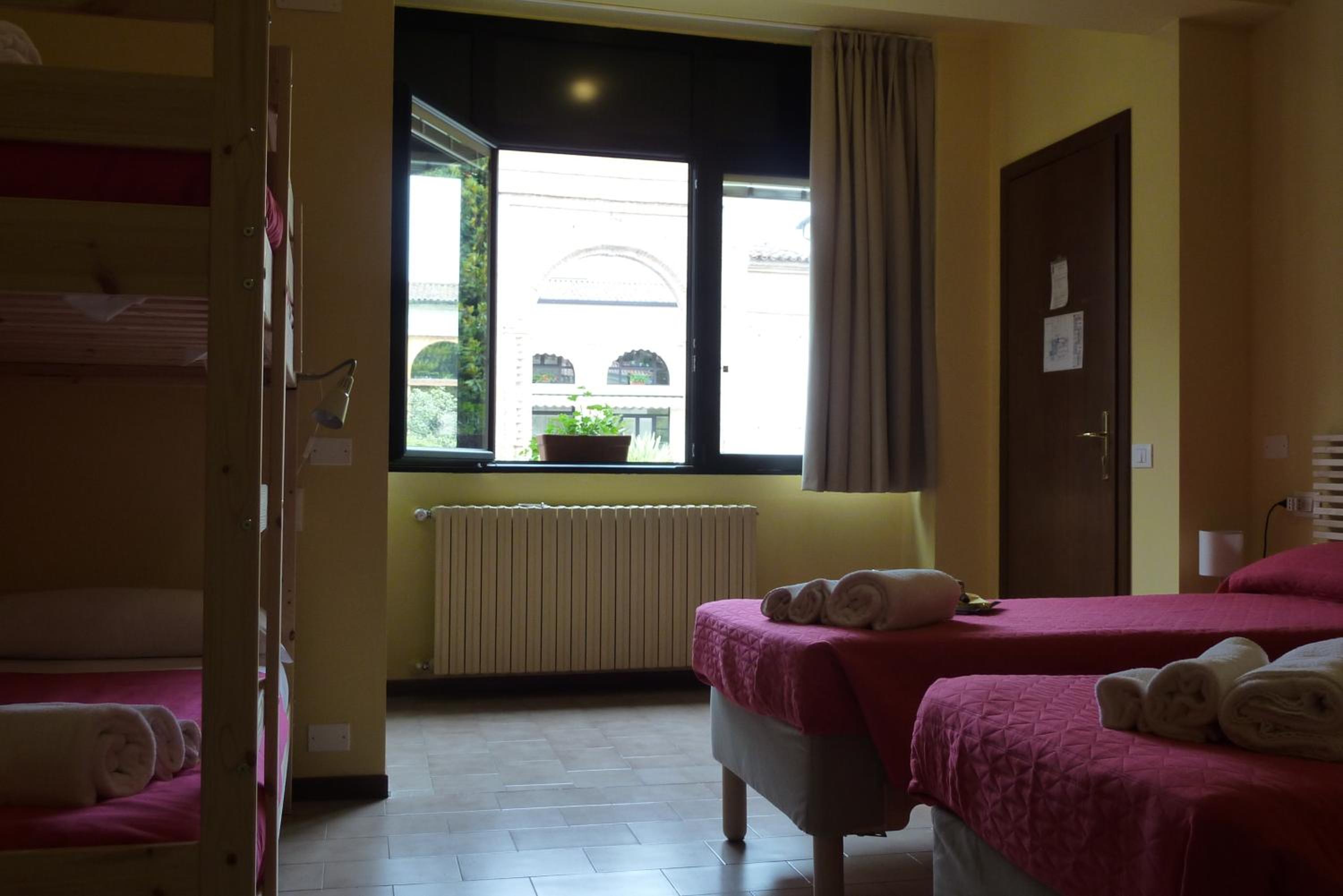Triple Room - Photo 14