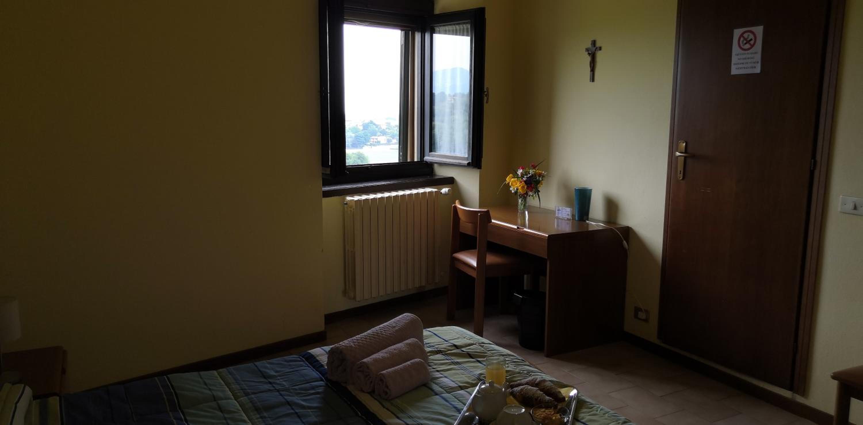 Double Room - Photo 8