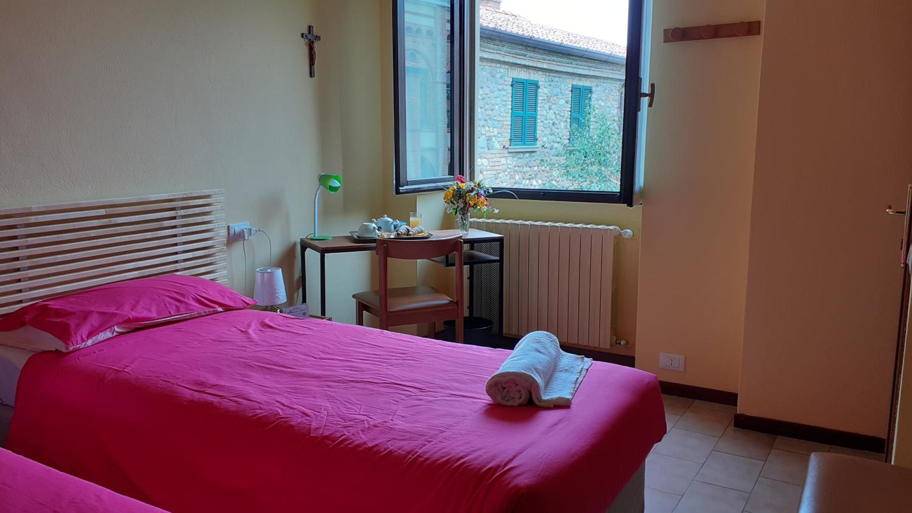 Double Room - Photo 5