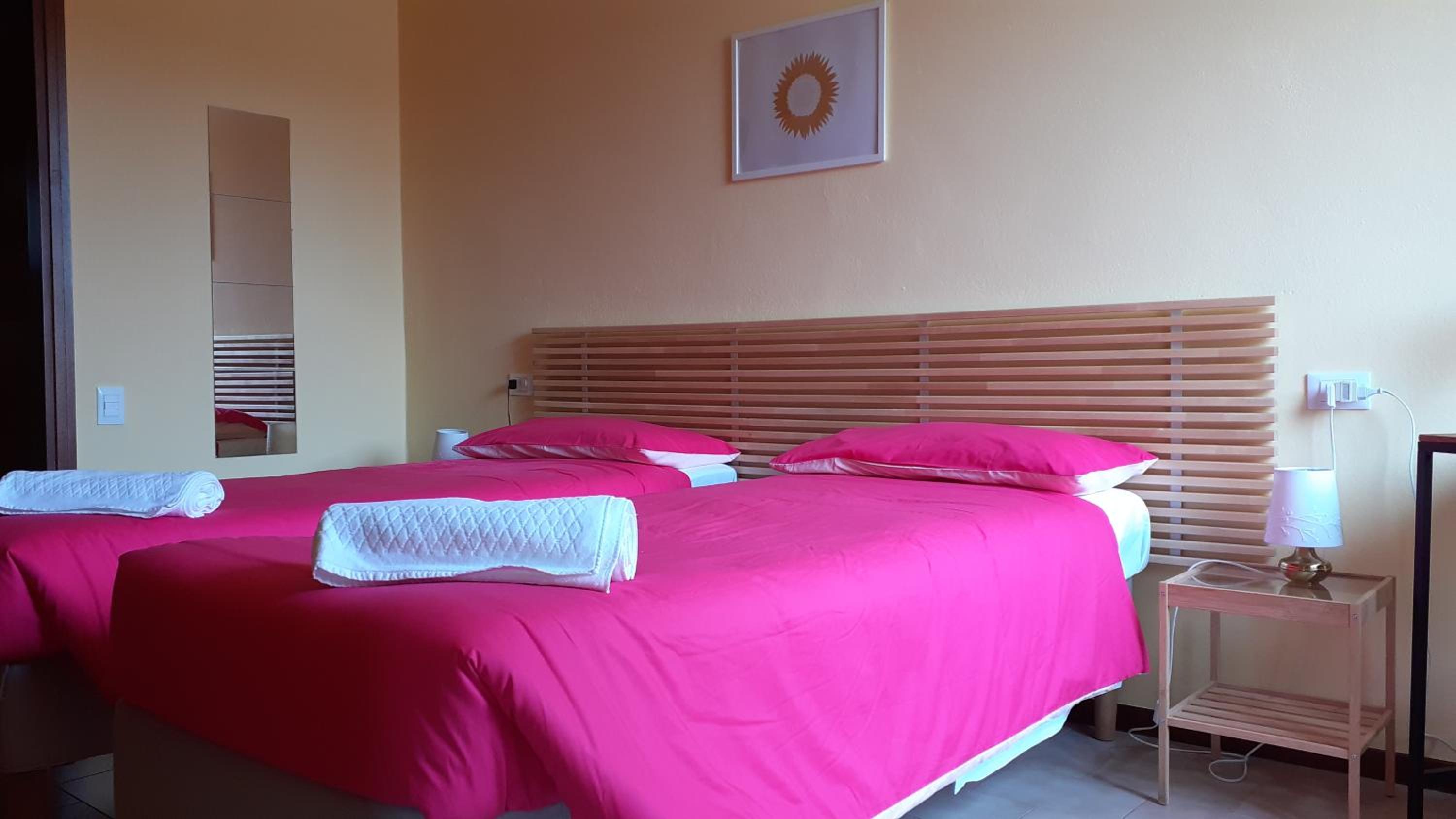 Twin Room - Photo 3