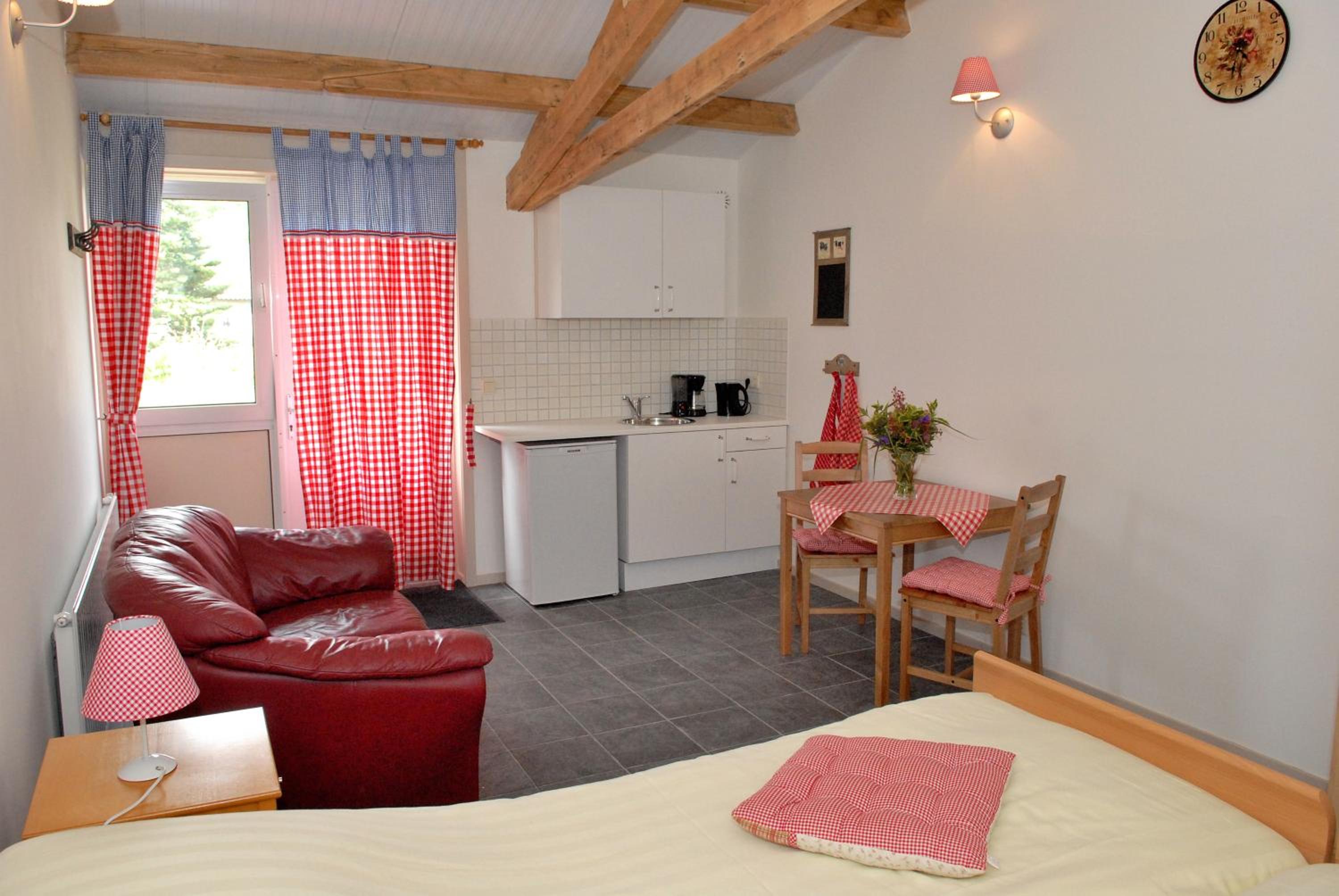 Twin Room - Photo 6
