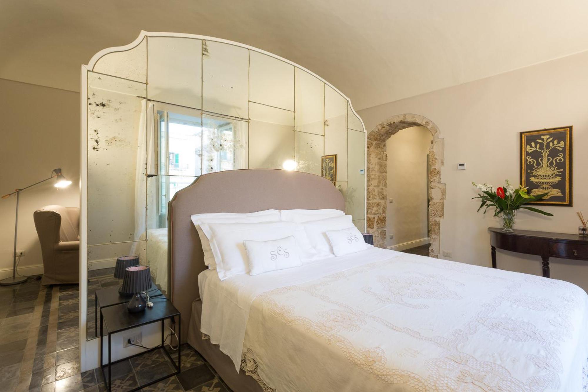 Junior Suite with Balcony and View photo 1