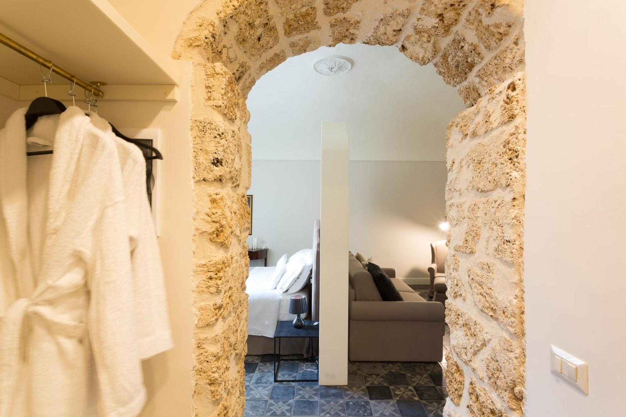 Junior Suite with Balcony and View photo 3