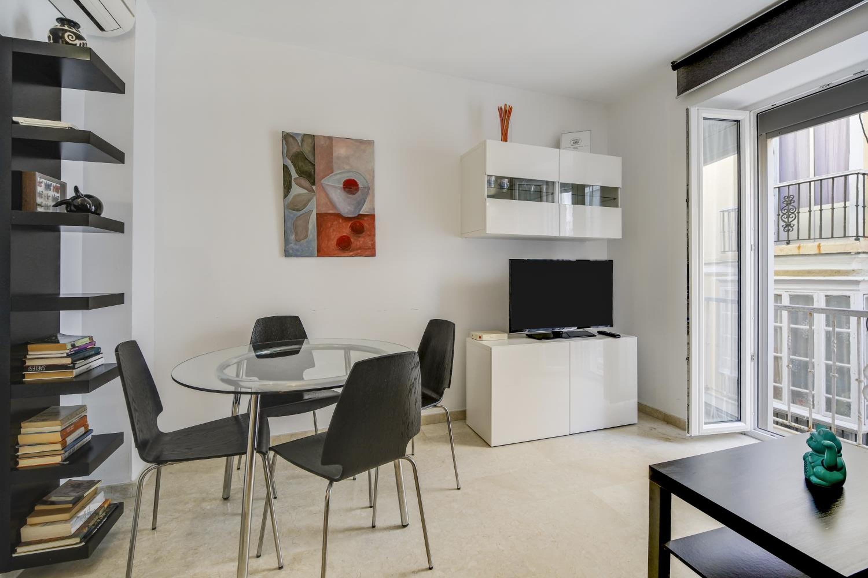 Superior One-Bedroom Apartment with Balcony - Photo 18