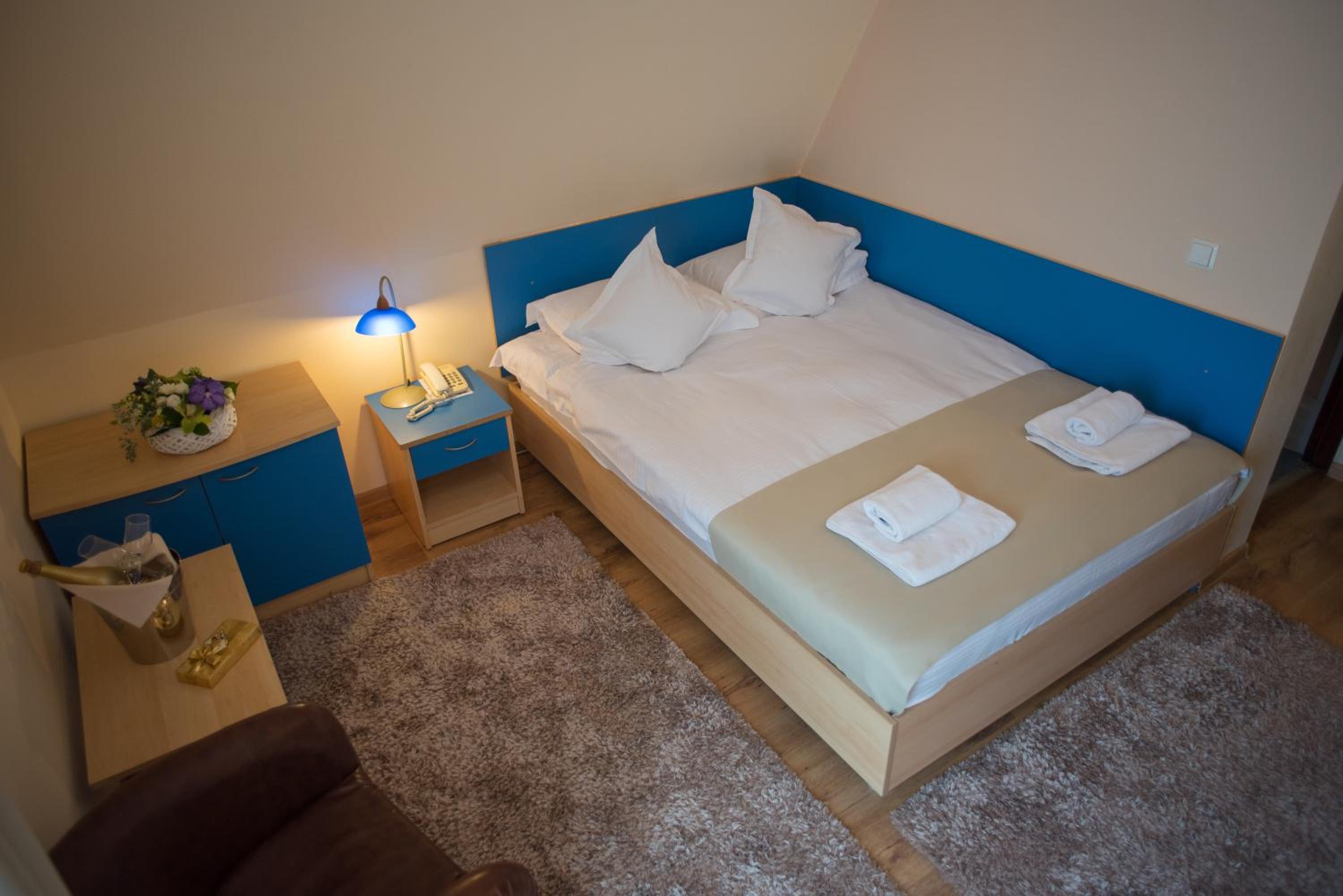Double or Twin Room - Photo 26