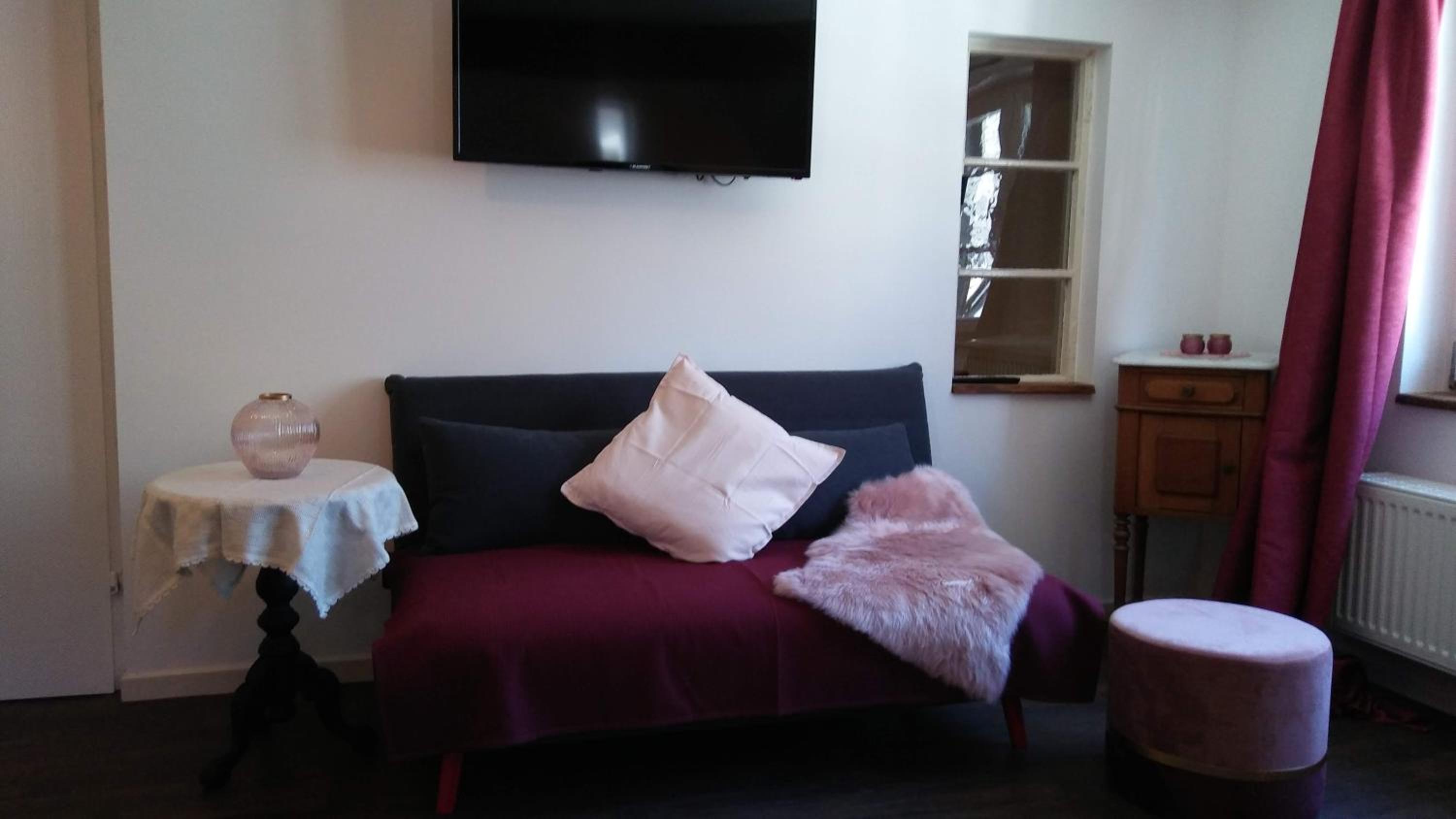 Large Double Room - Photo 5