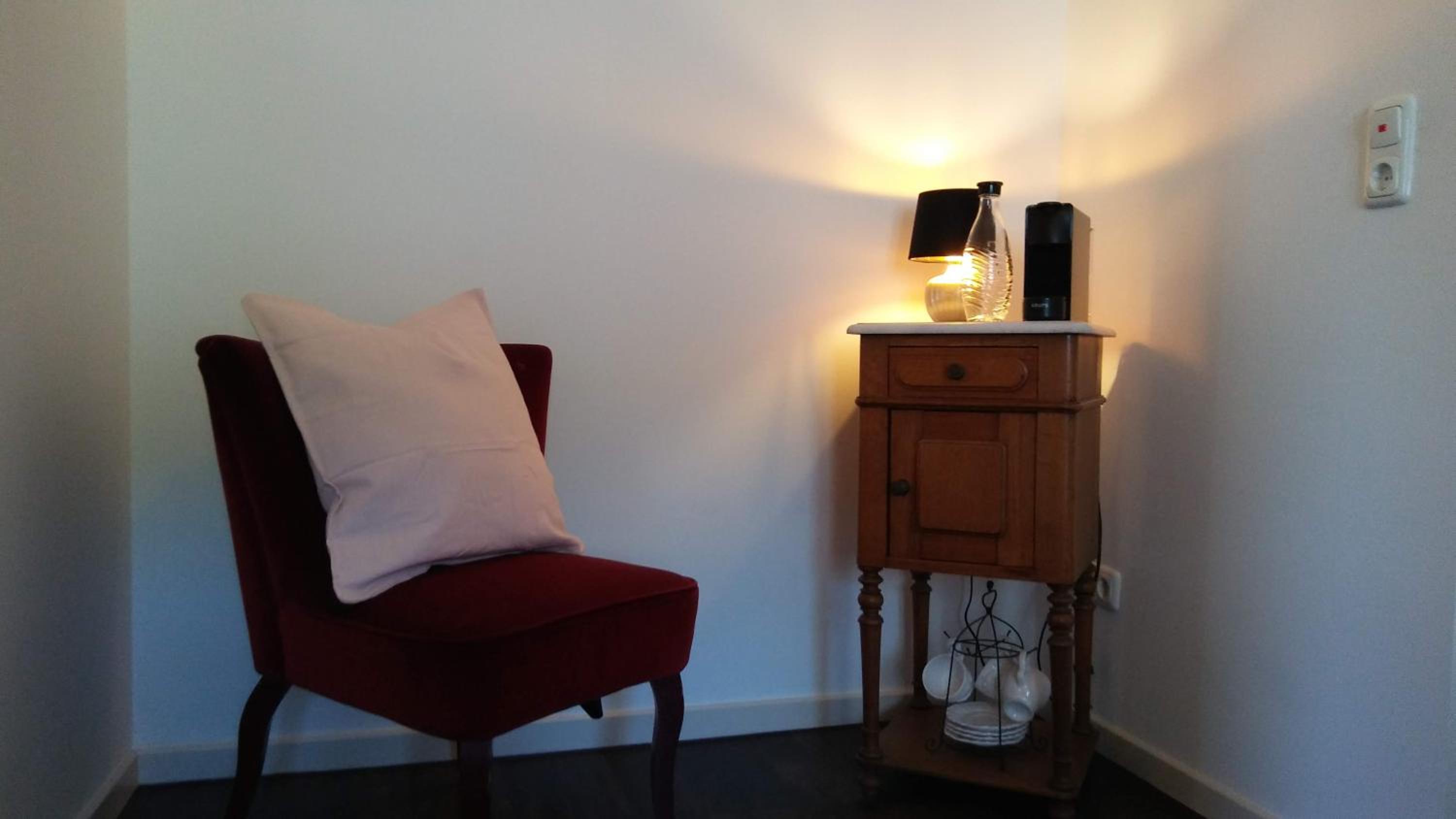 Large Double Room - Photo 4