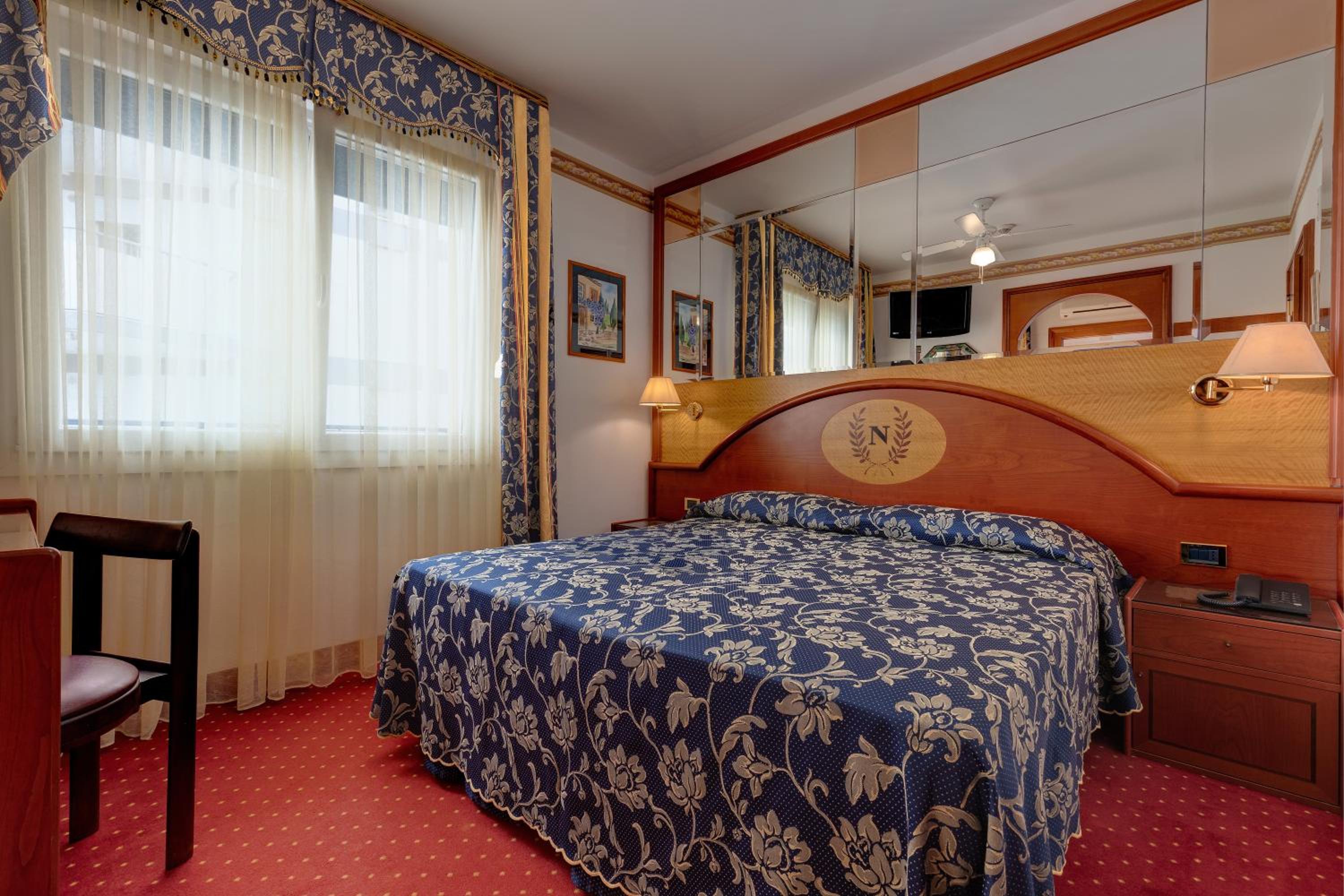 Double or Twin Room with Partial Sea View