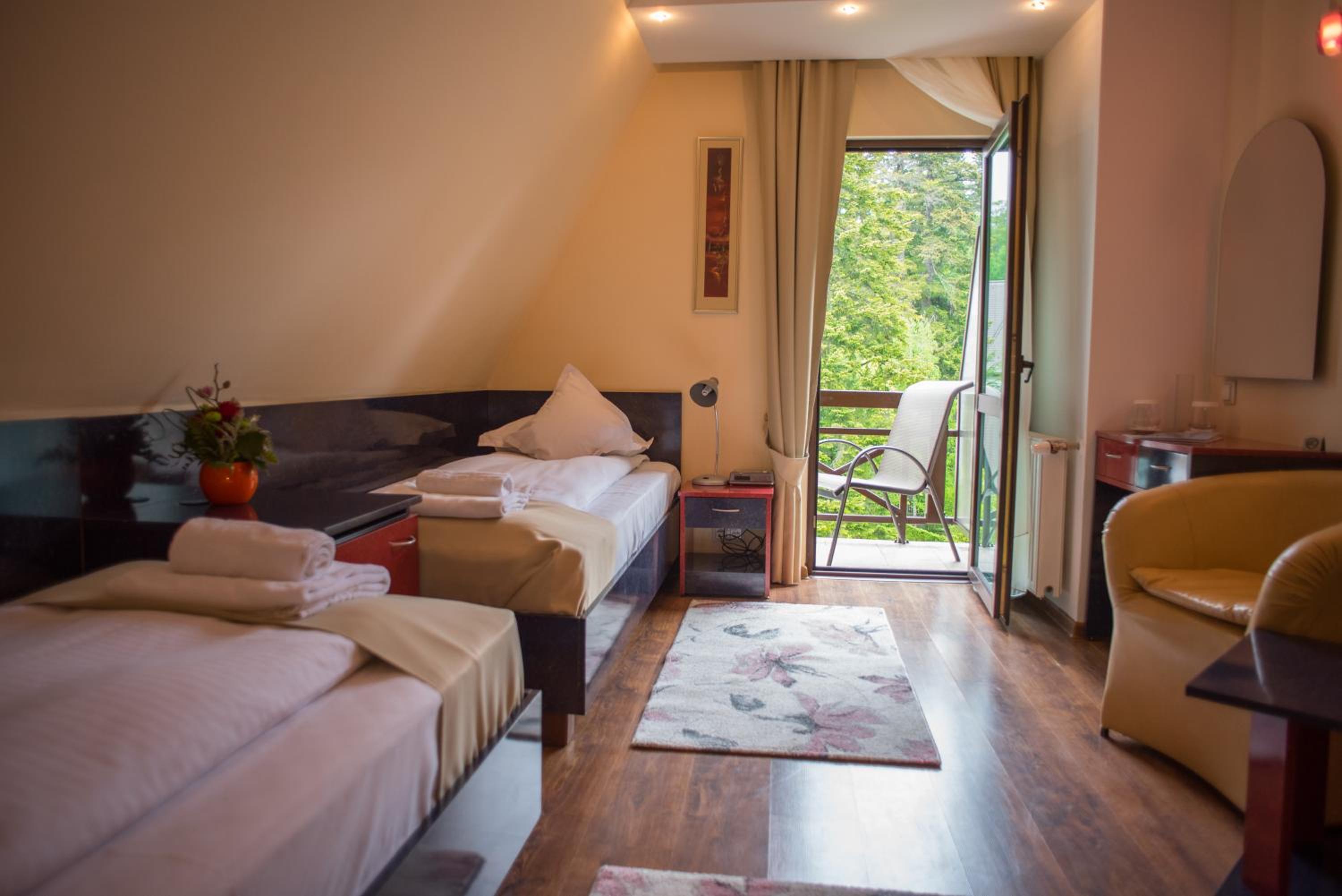 Double or Twin Room - Photo 16