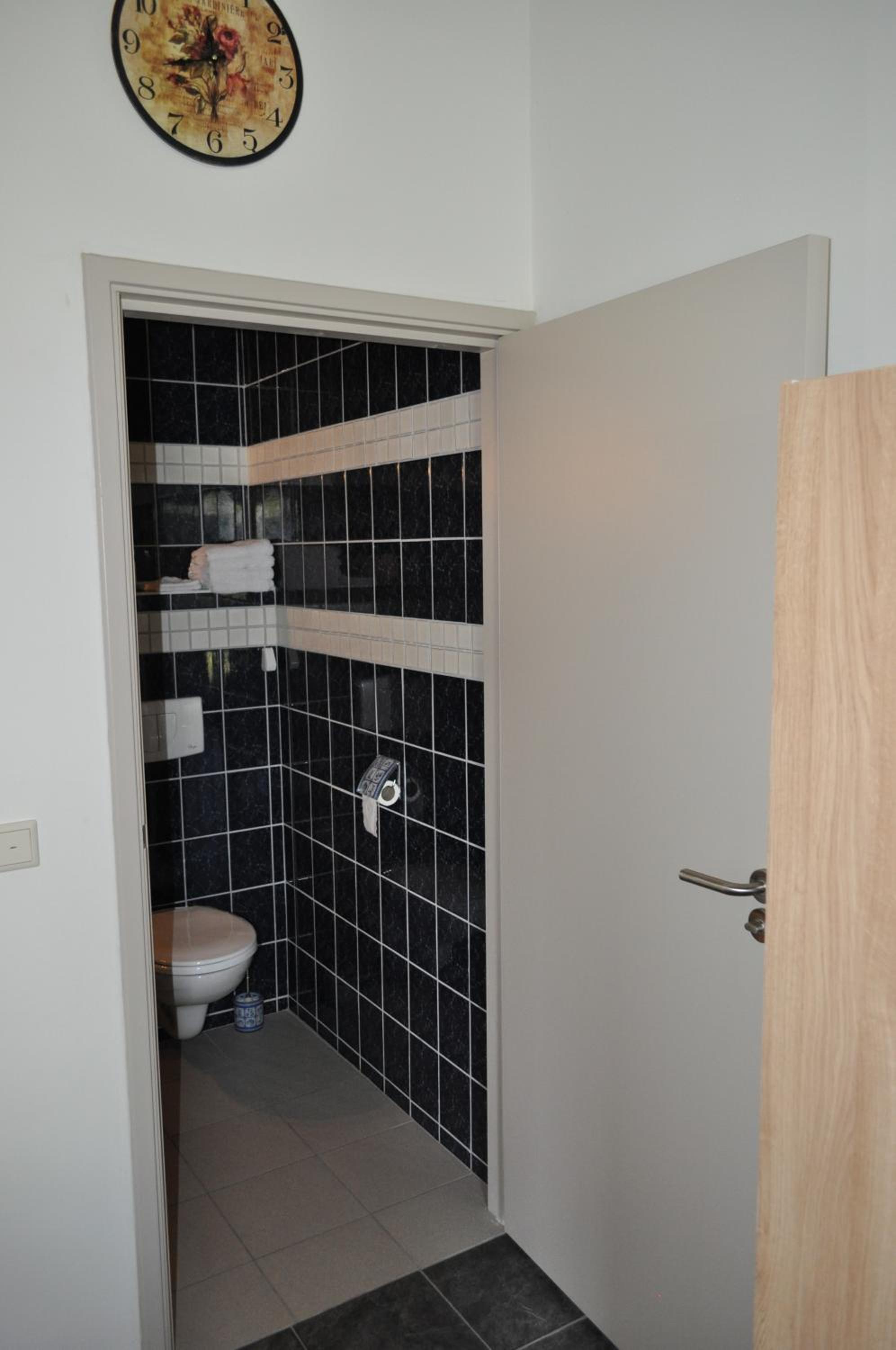 Twin Room - Photo 3
