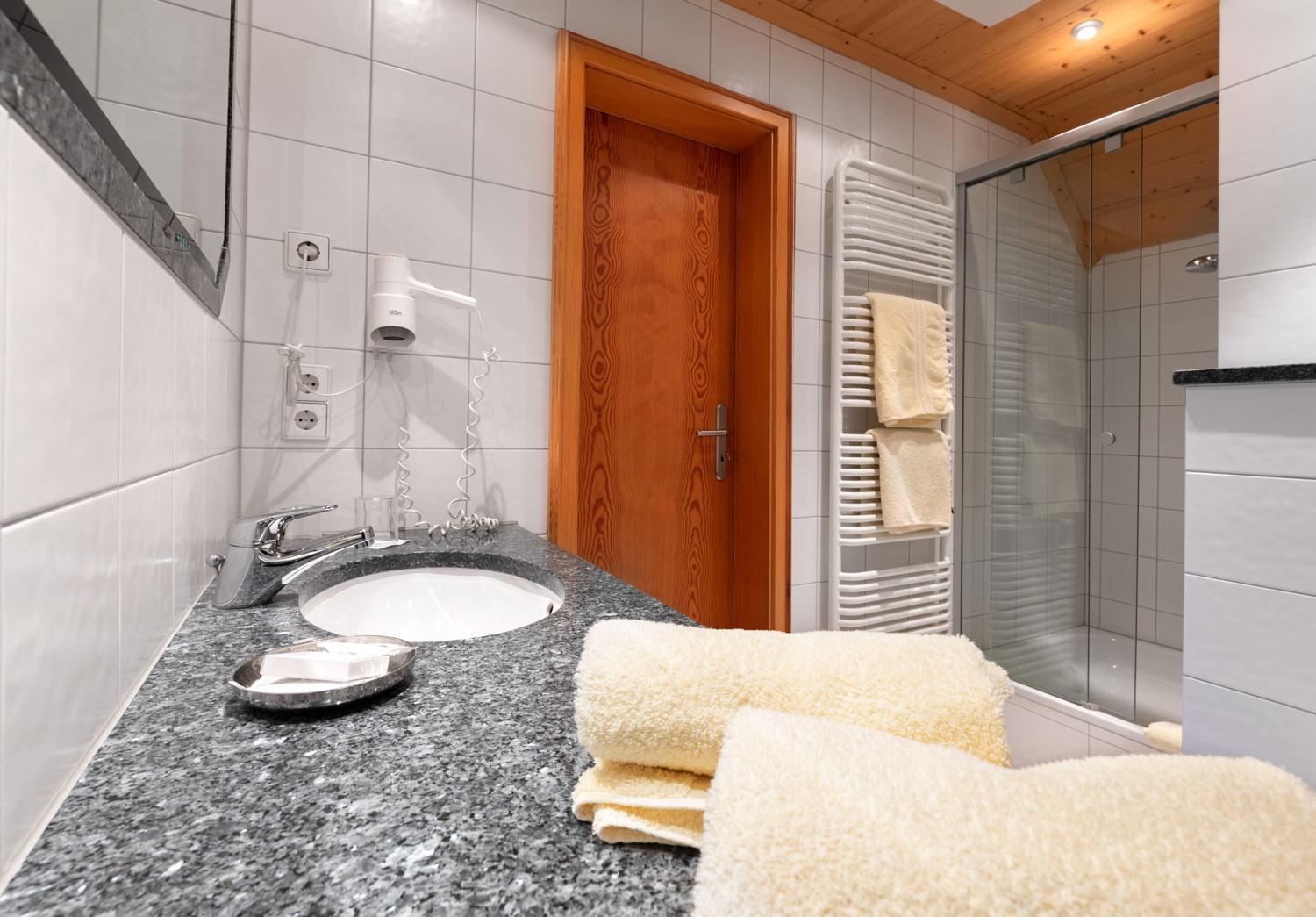 Double Room - Photo 9