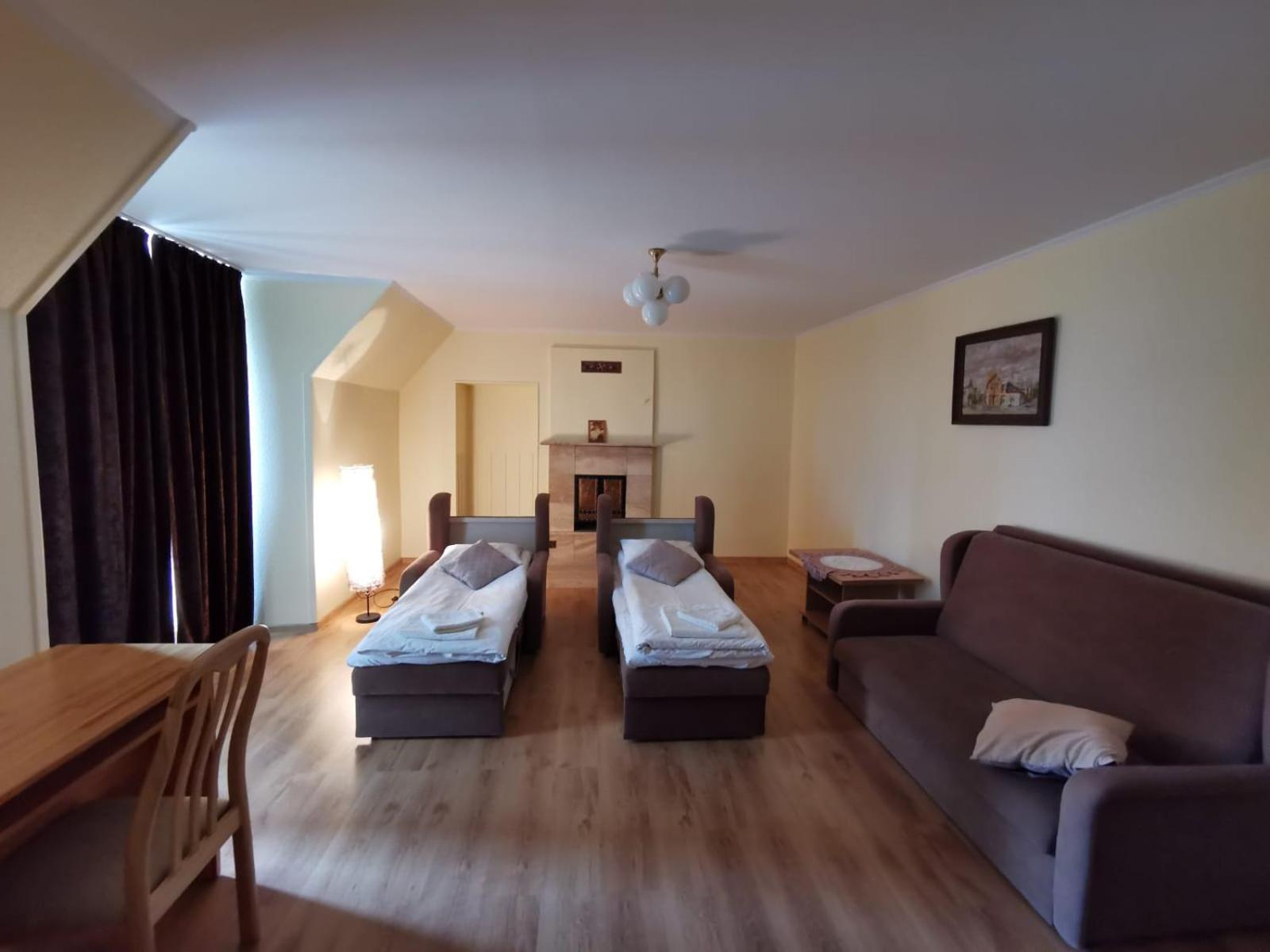 Family Room - Photo 5