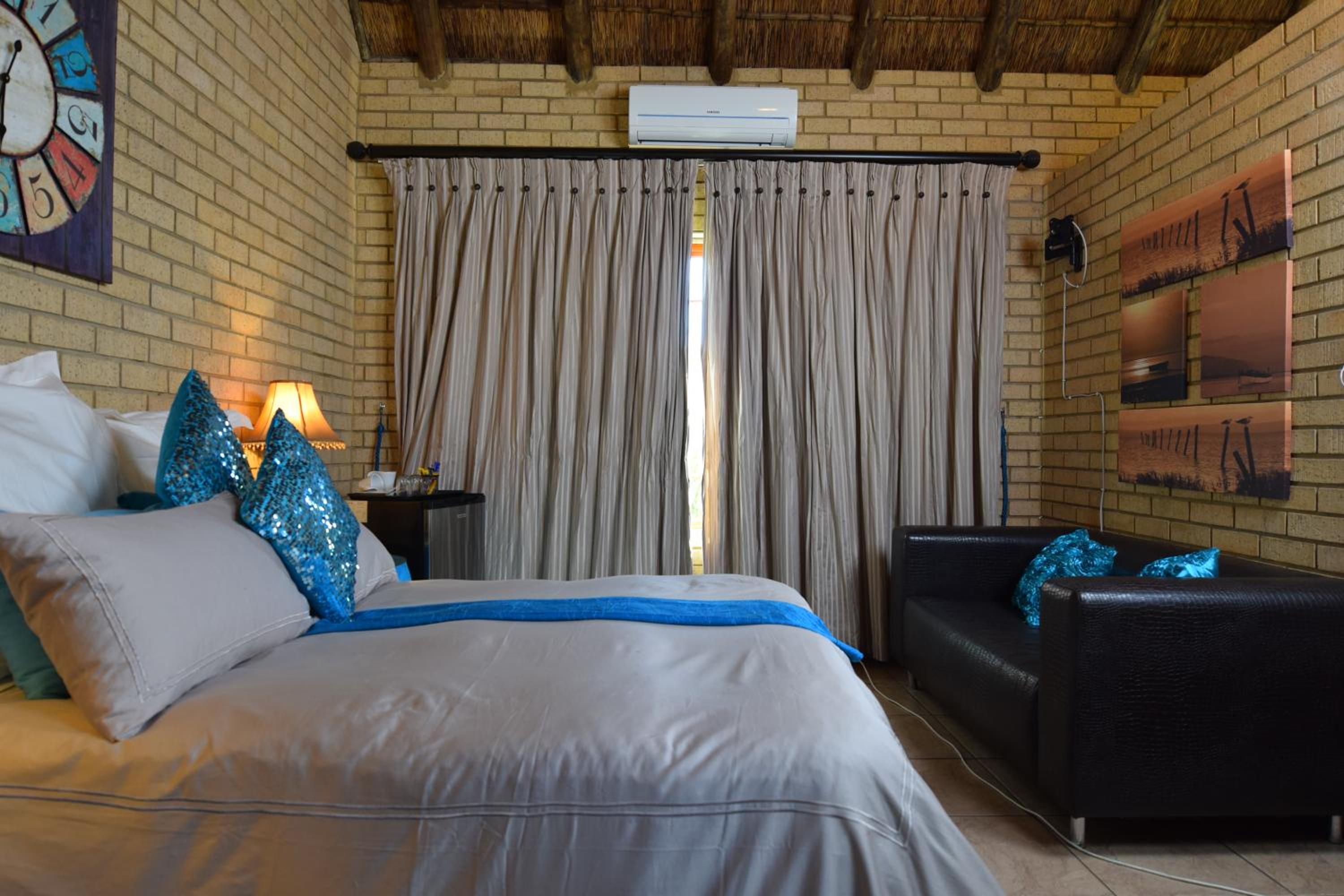 Standard Double Room photo 3