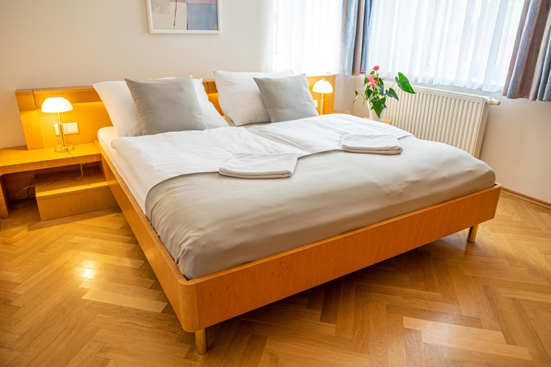 Deluxe Apartment with Balcony