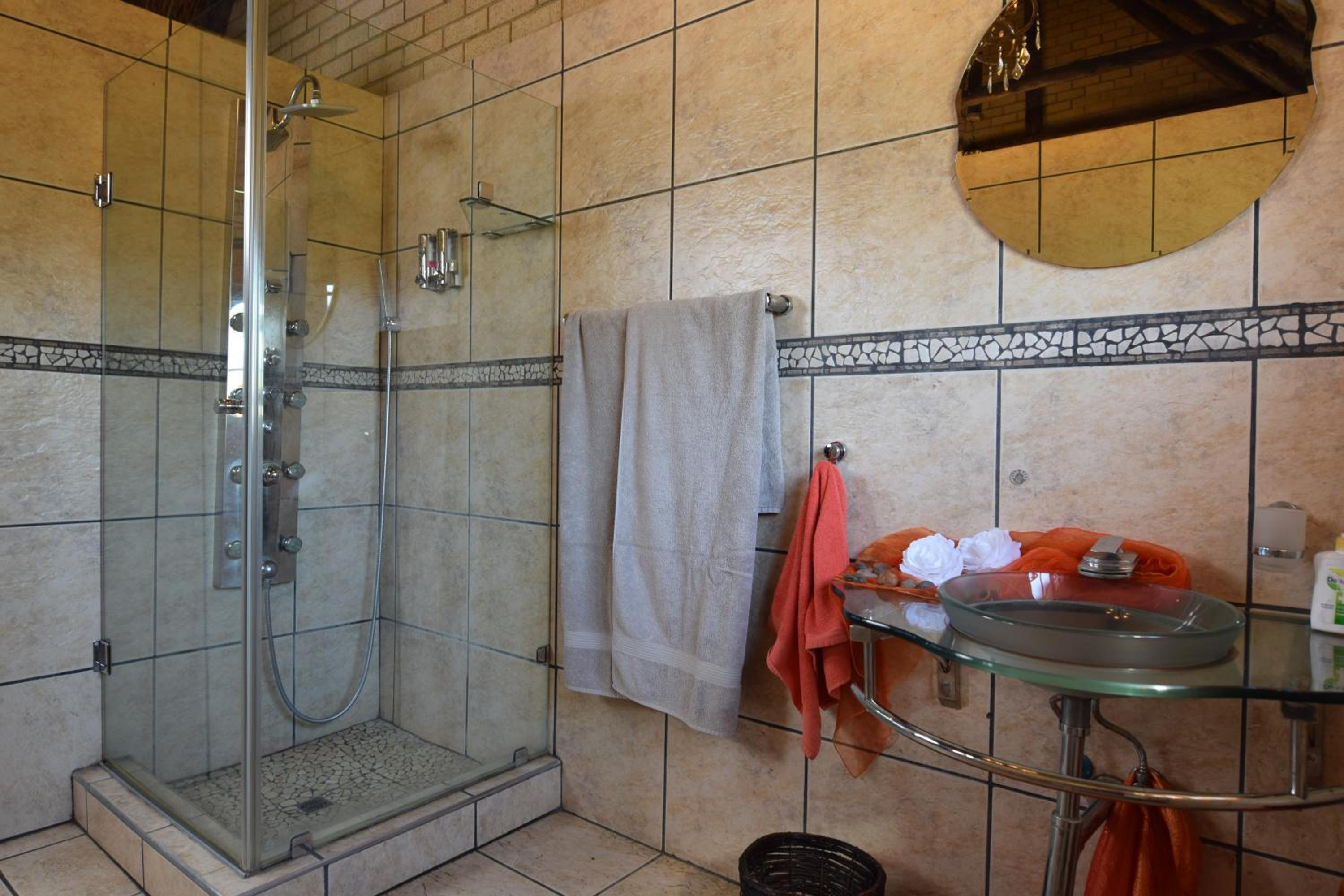 Standard Double Room - Photo 3