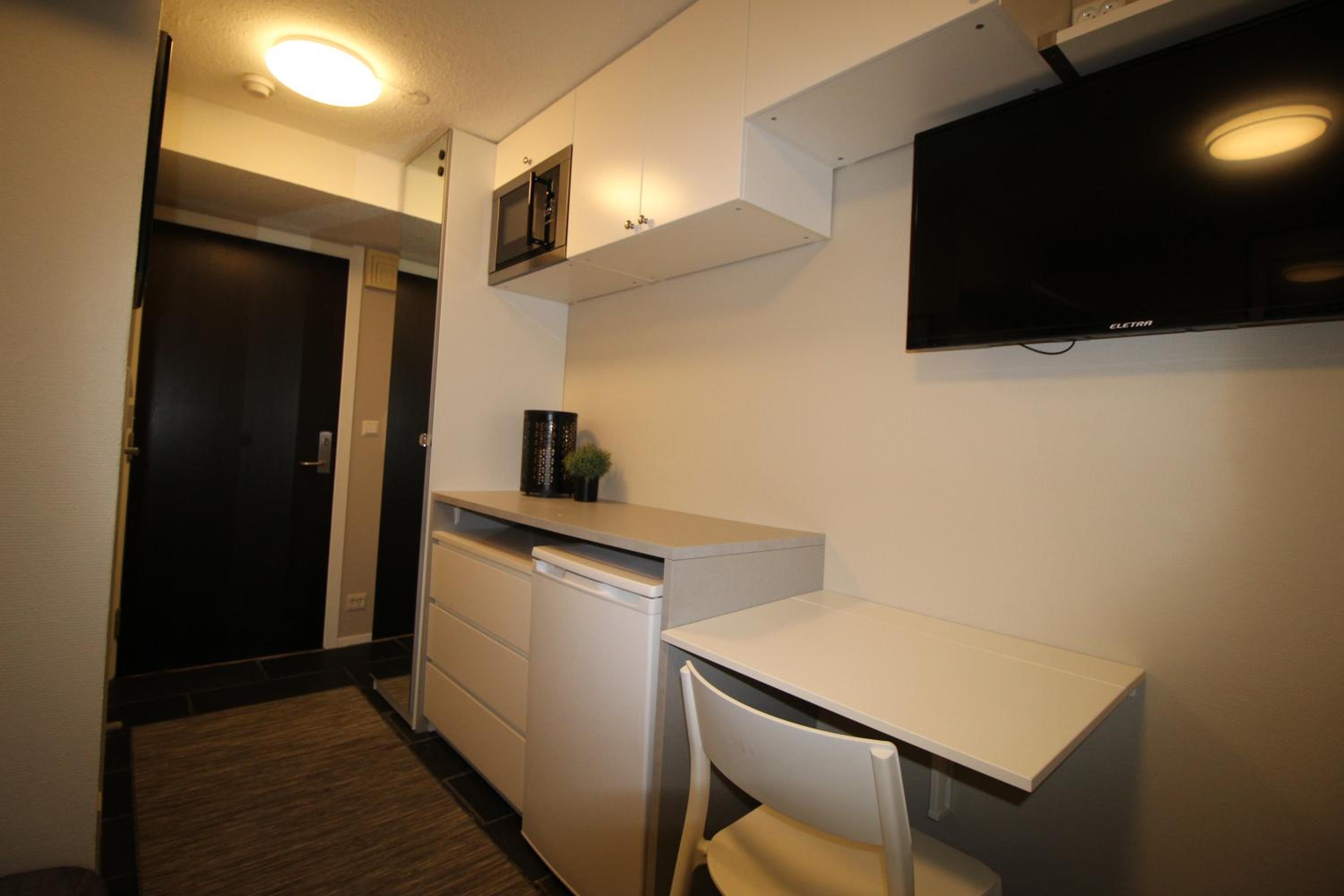 Studio Apartment photo 3