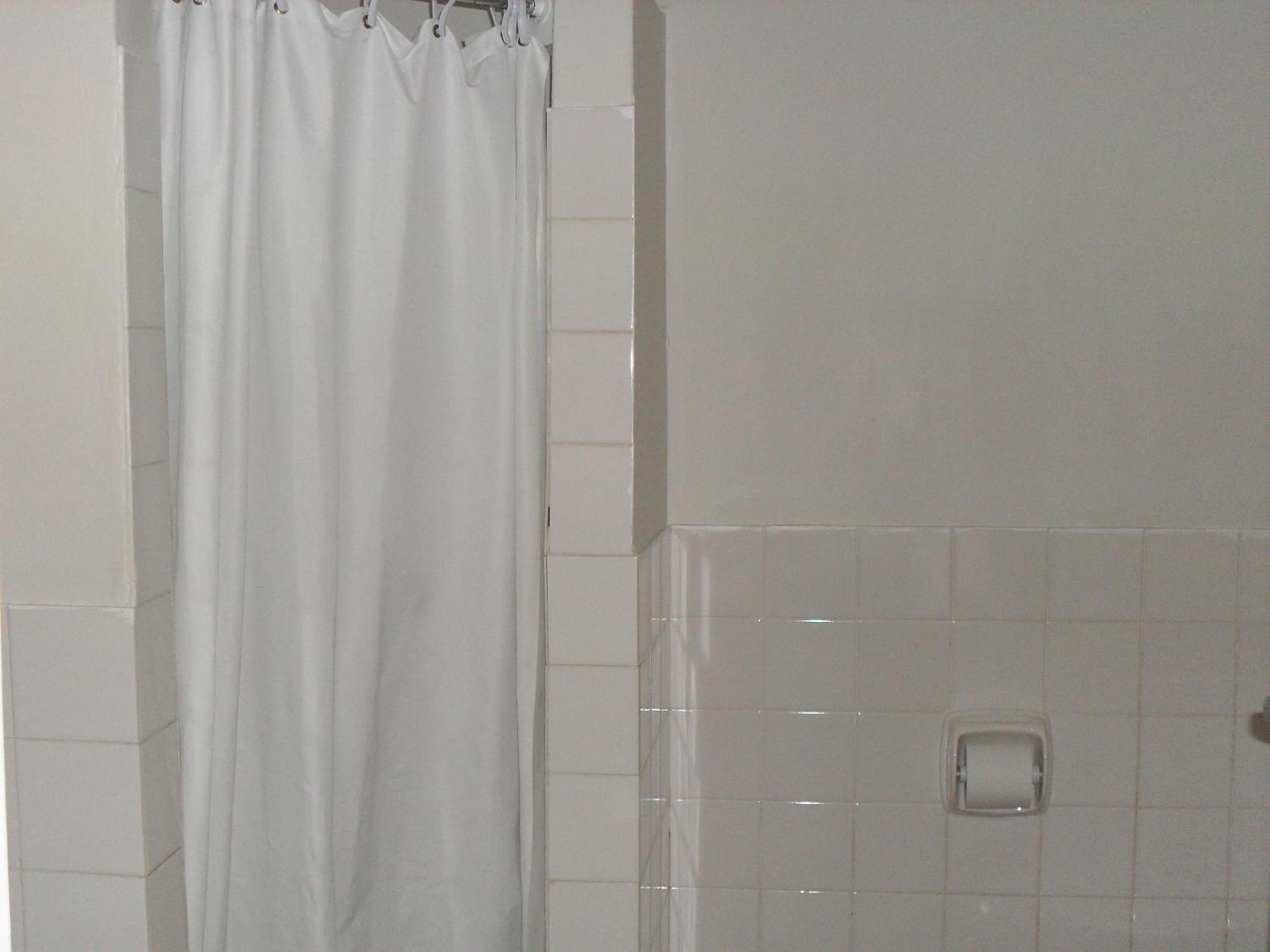 Twin Room - Photo 2