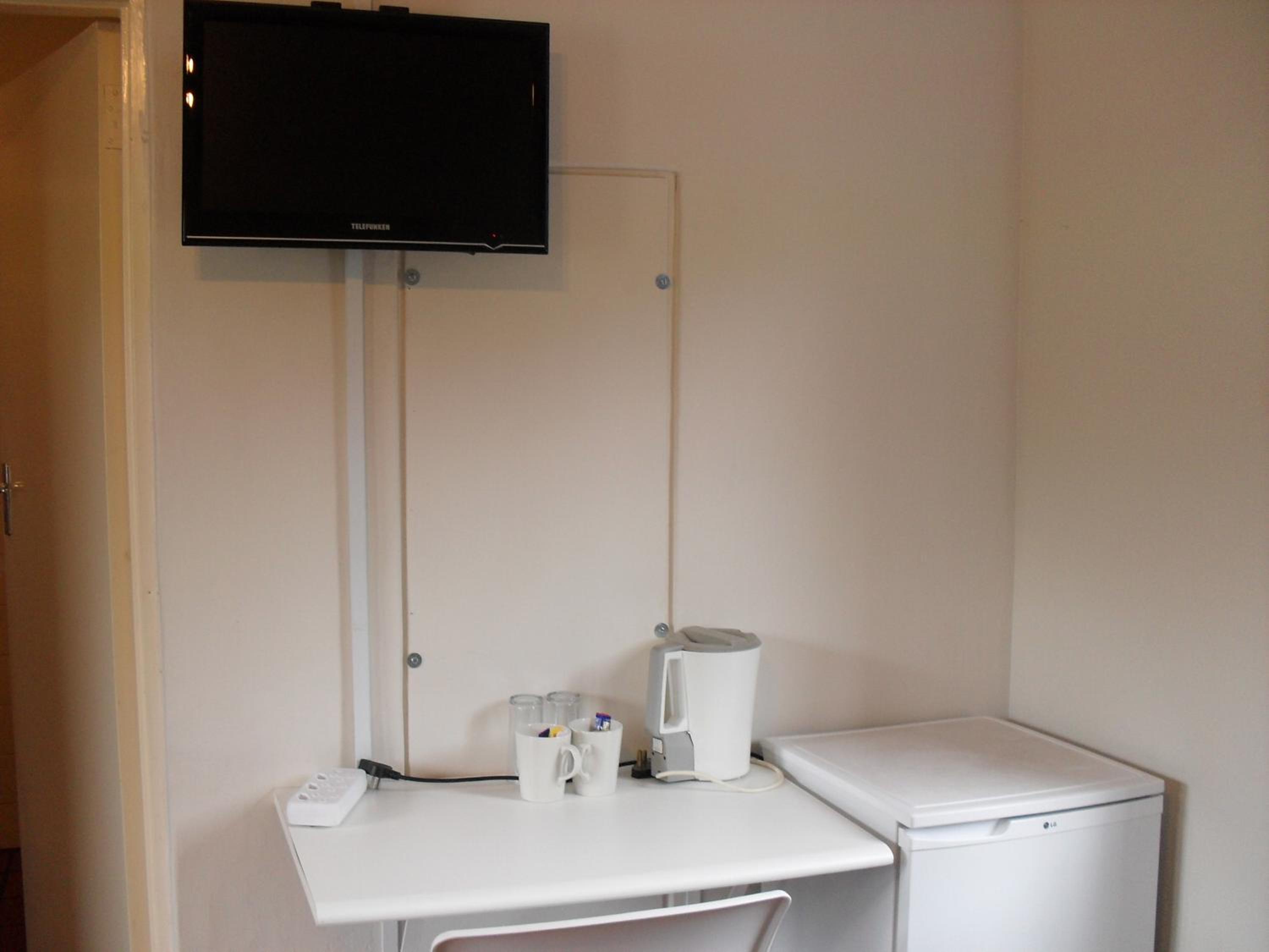 Twin Room - Photo 5