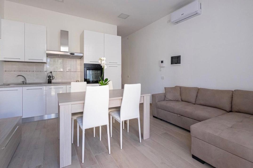 One-Bedroom Apartment - Photo 8
